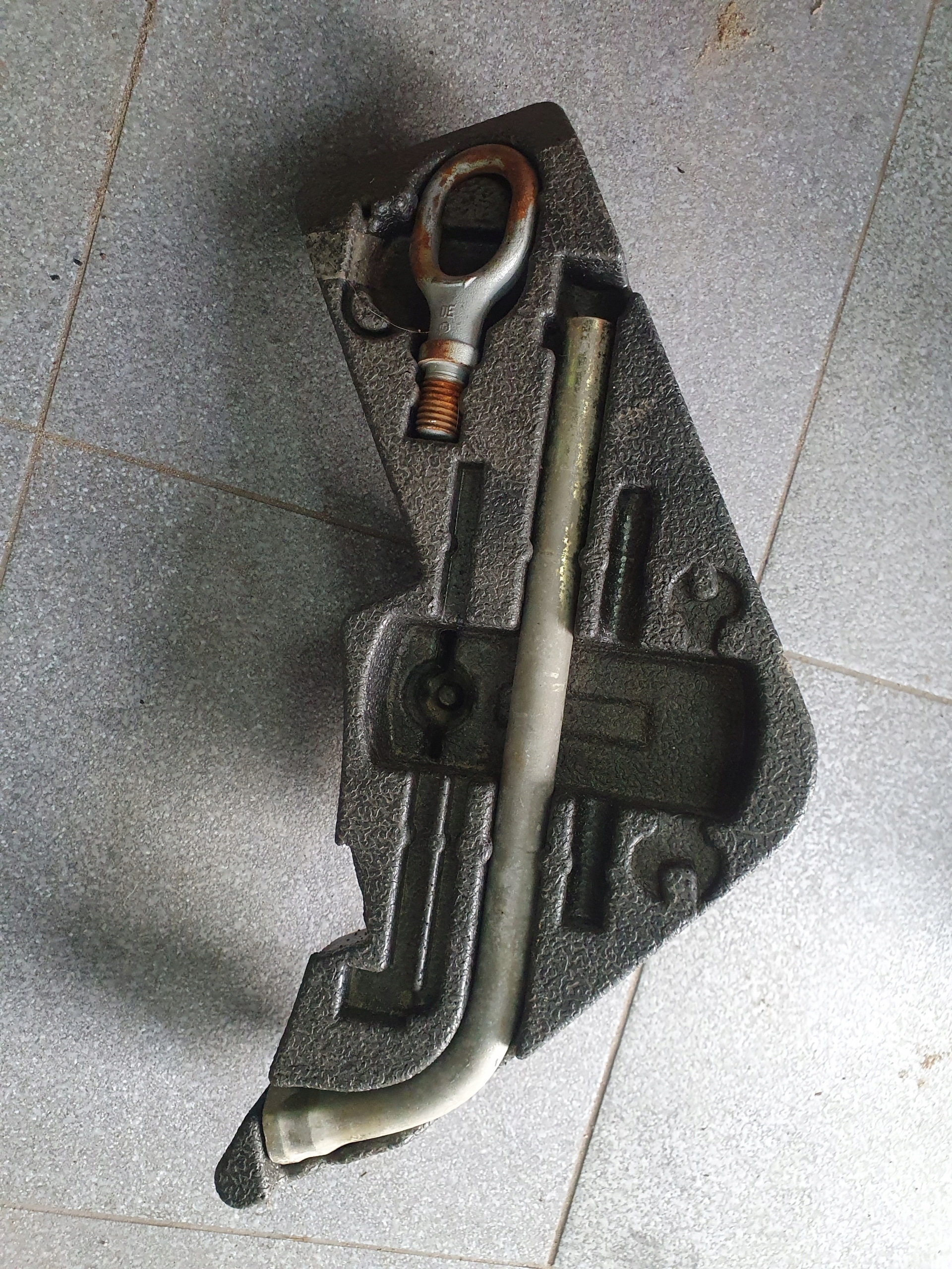 VW TOUAREG WYPEŁNIENIE 7L0012113 Producent części Volkswagen OE