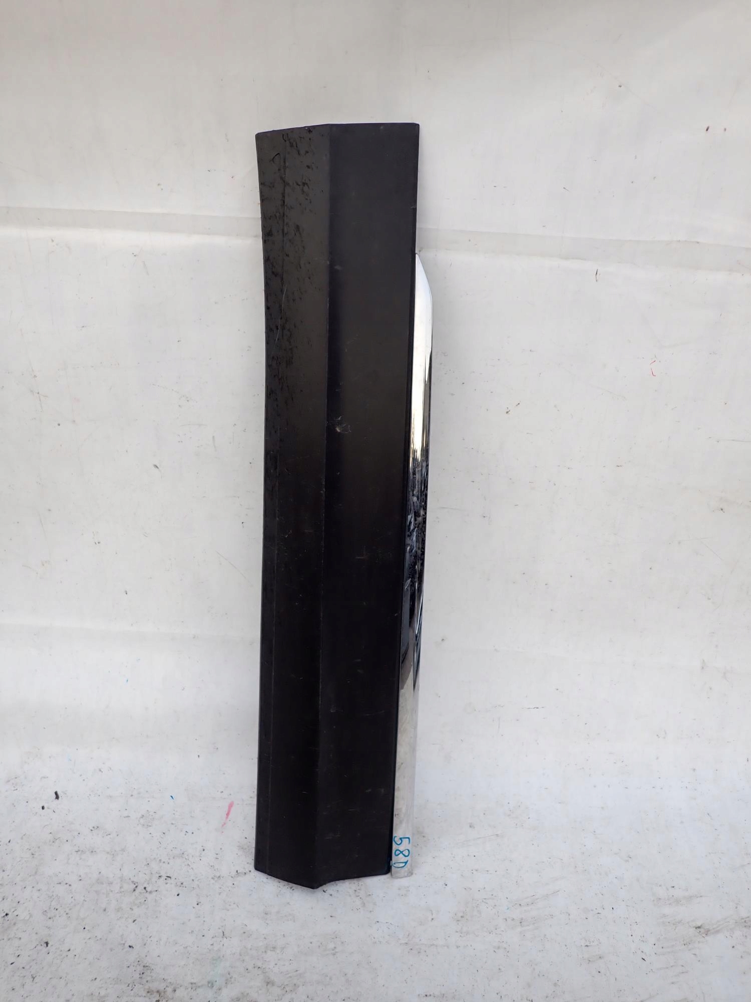 VW TIGUAN II 2 16-24 cap moulding door left front