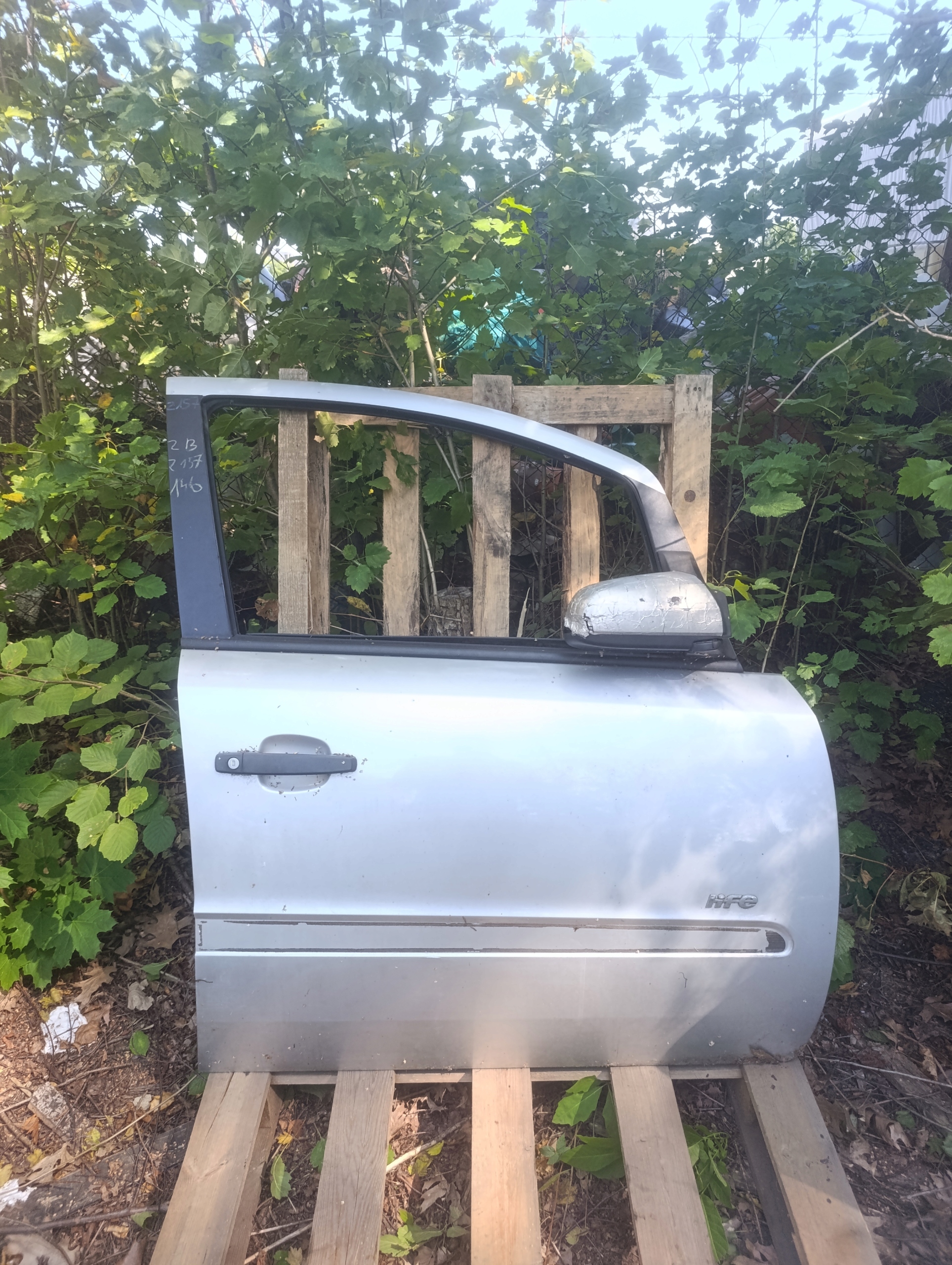 door right front front OPEL ZAFIRA B Z157
