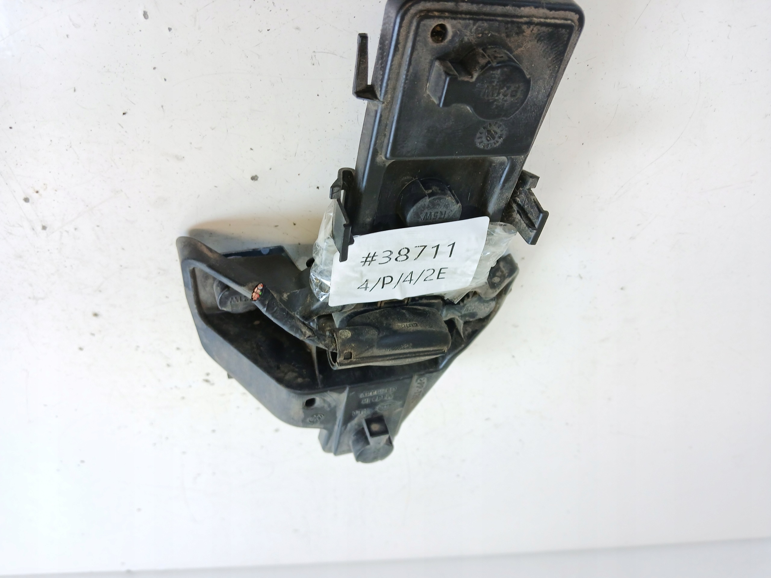 VW TOURAN and light housing right rear part 1T0945258A