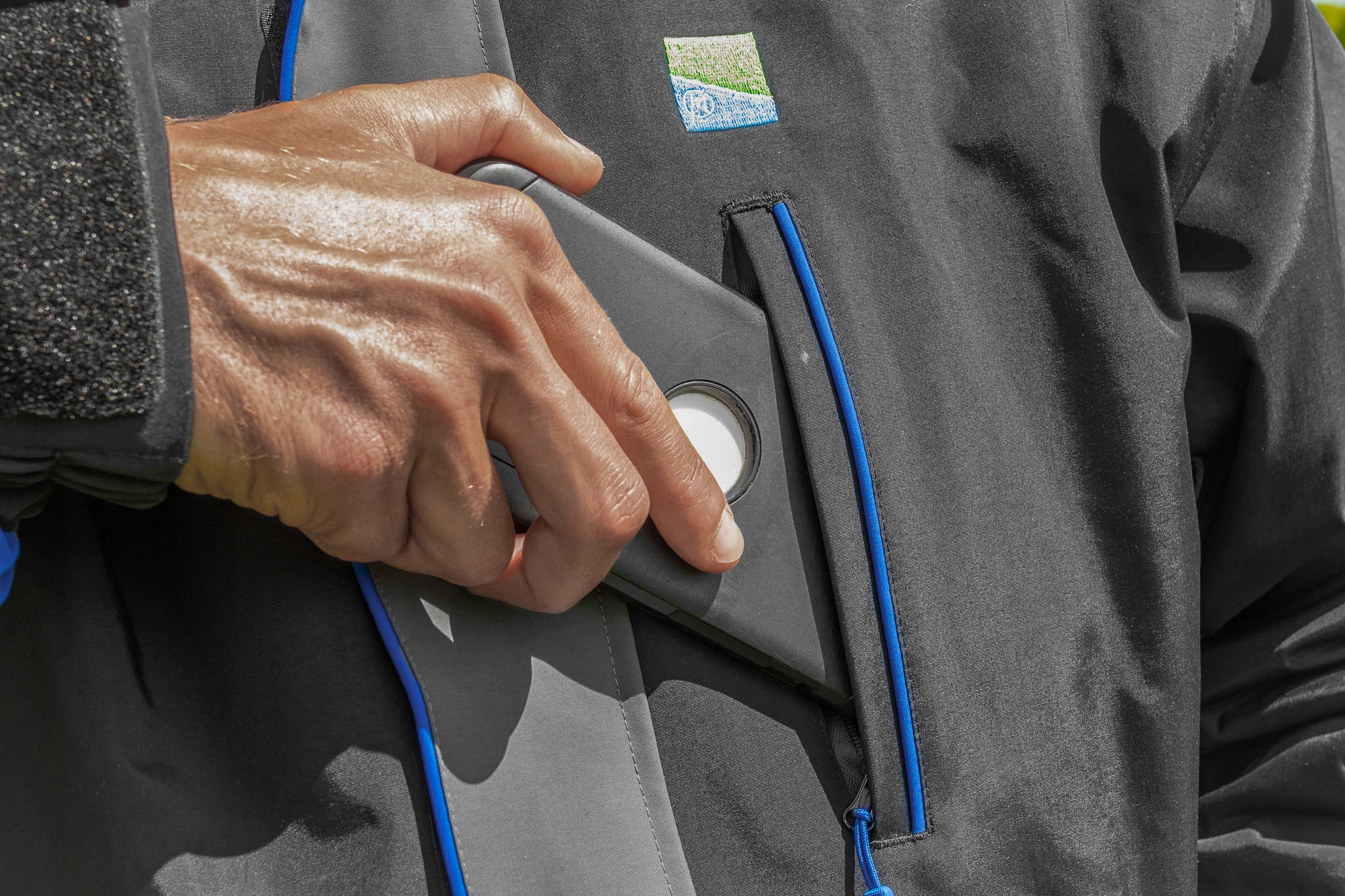 PRESTON CELCIUS SUIT ROZM L - CIEPŁY KOMBINEZON WĘDKARSKI Cechy dodatkowe regulowane mankiety