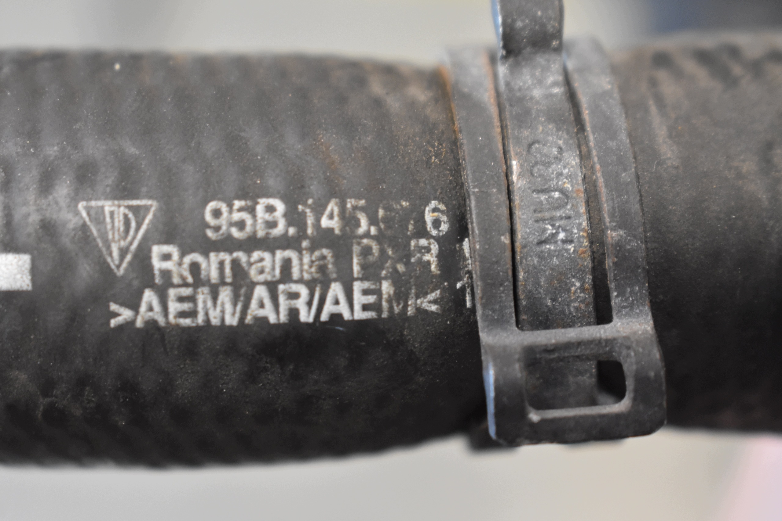 perfect condition pipe air hose + valve PORSCHE MACAN