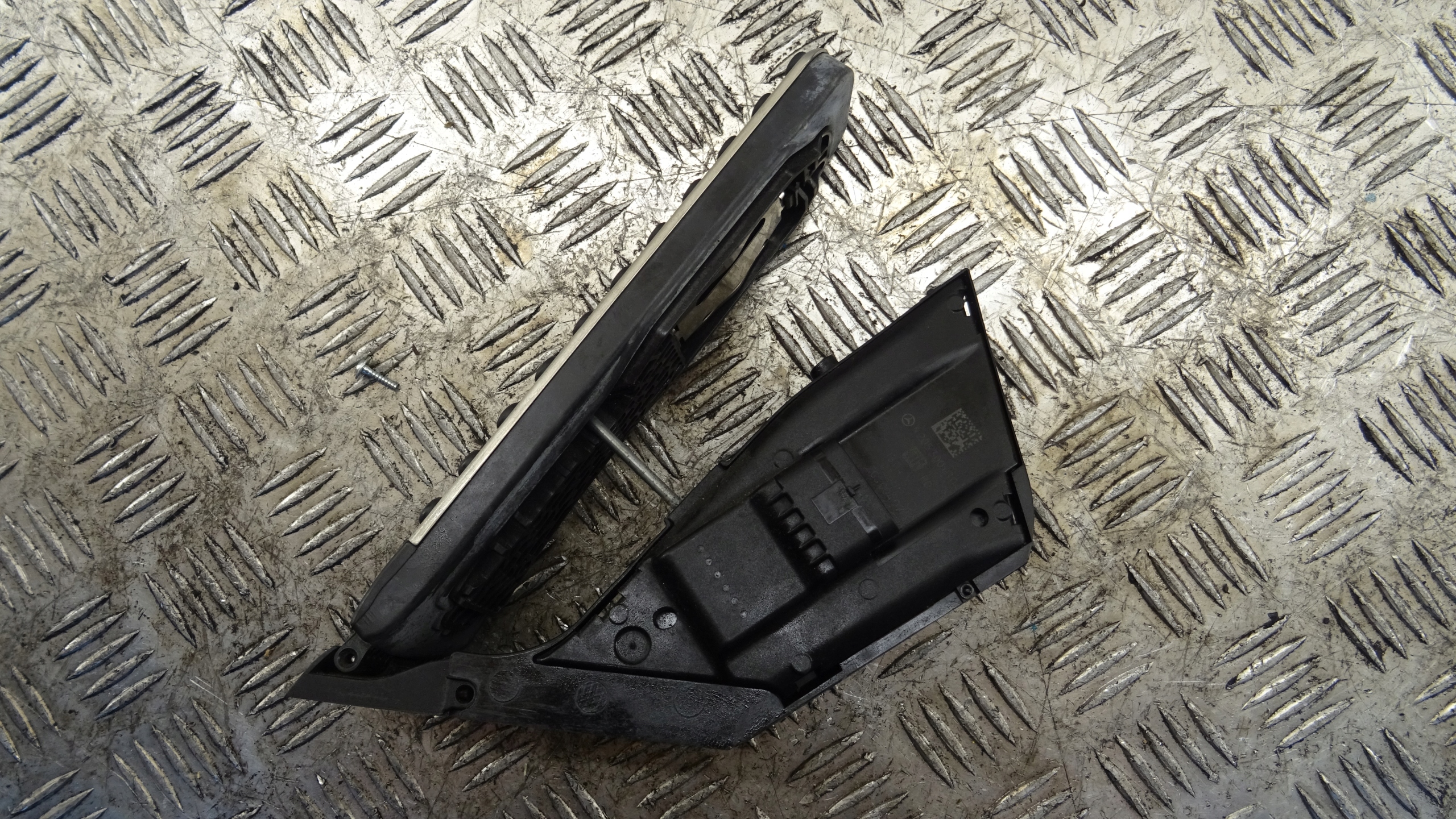 Gaspedal MERCEDES W205 A2053000104 nr M208