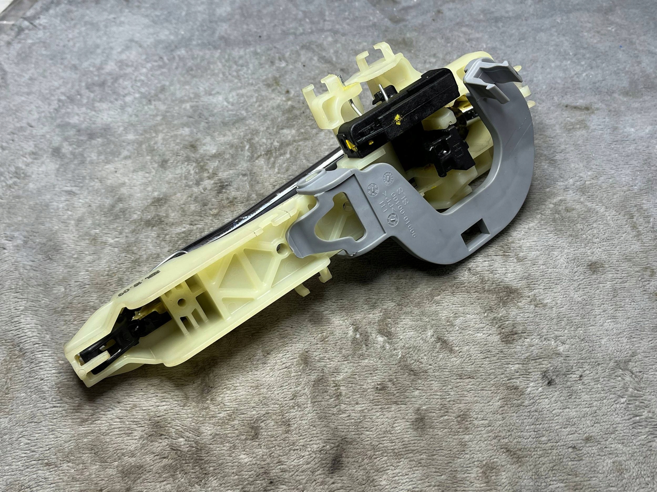 KIA SPORTAGE handle door front left 826553W000 OE !J