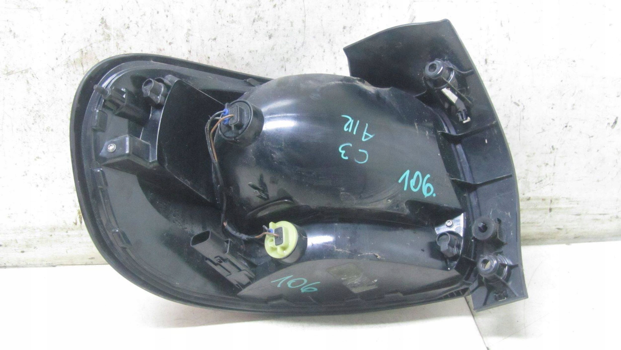 CITROEN C3 AIRCROSS LAMPA PRAWA TYŁ TYLNA 17- Producent części Citroen OE