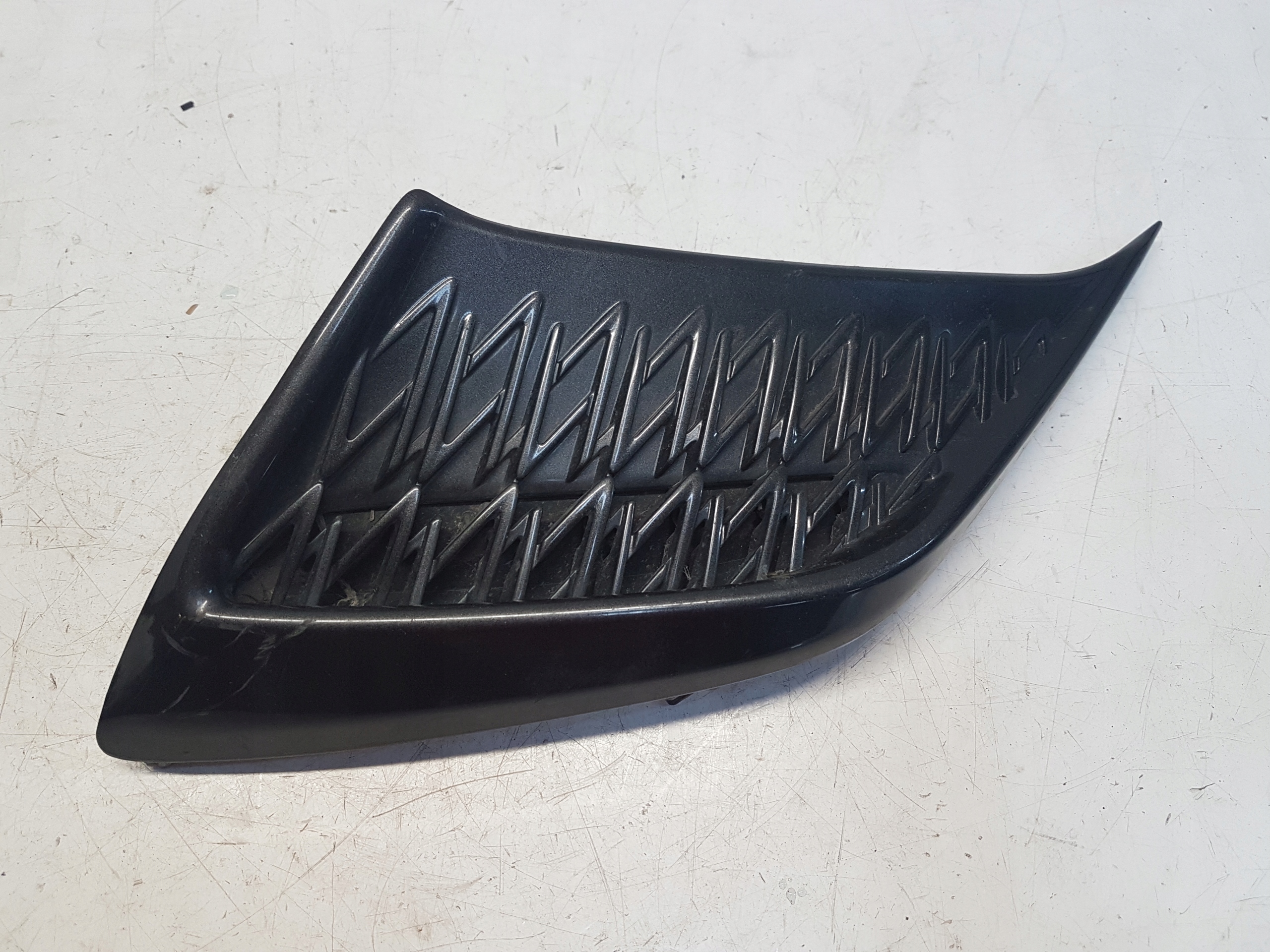 53128-33120 - LEXUS ES300H ES VI решітка бампера ліва