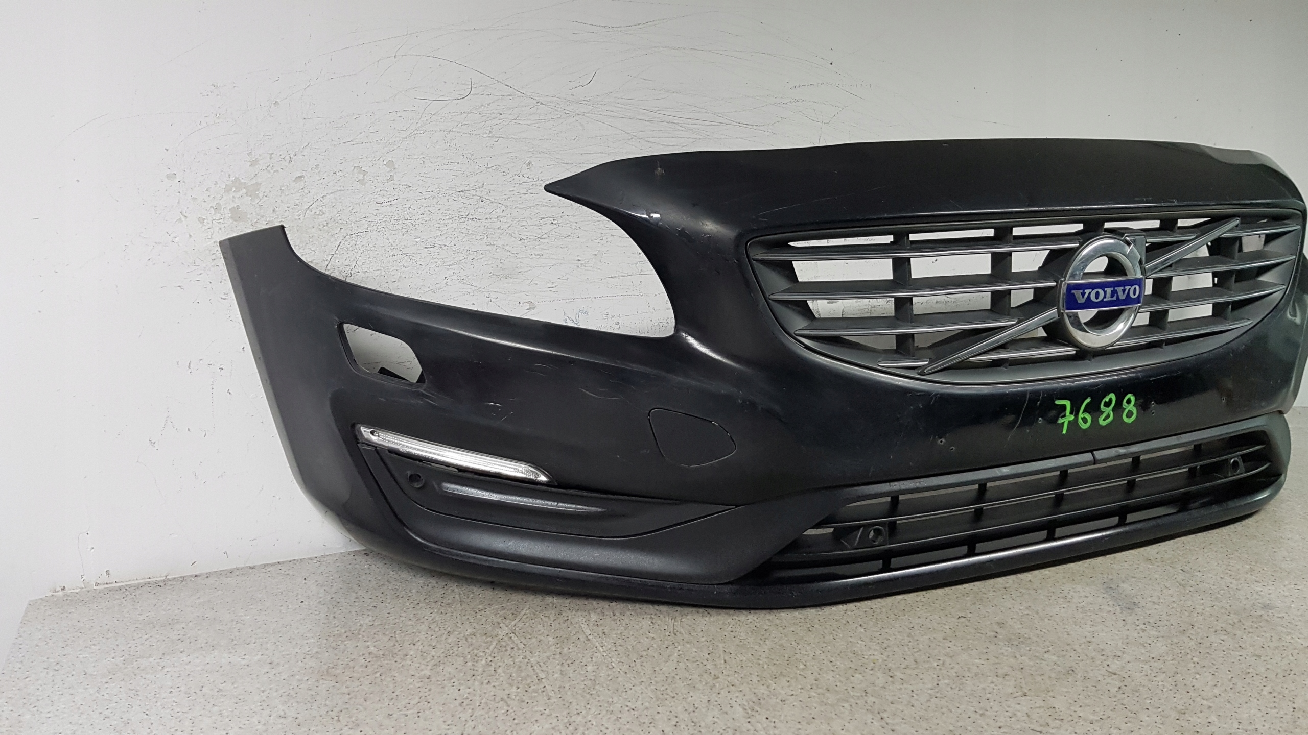 VOLVO S60 S 60 2013 - bumper front 7688