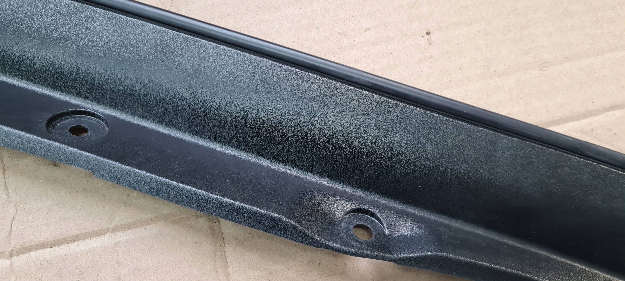 Jeep Grand Cherokee WL 2022 moulding cap bonnet boot right 68371480