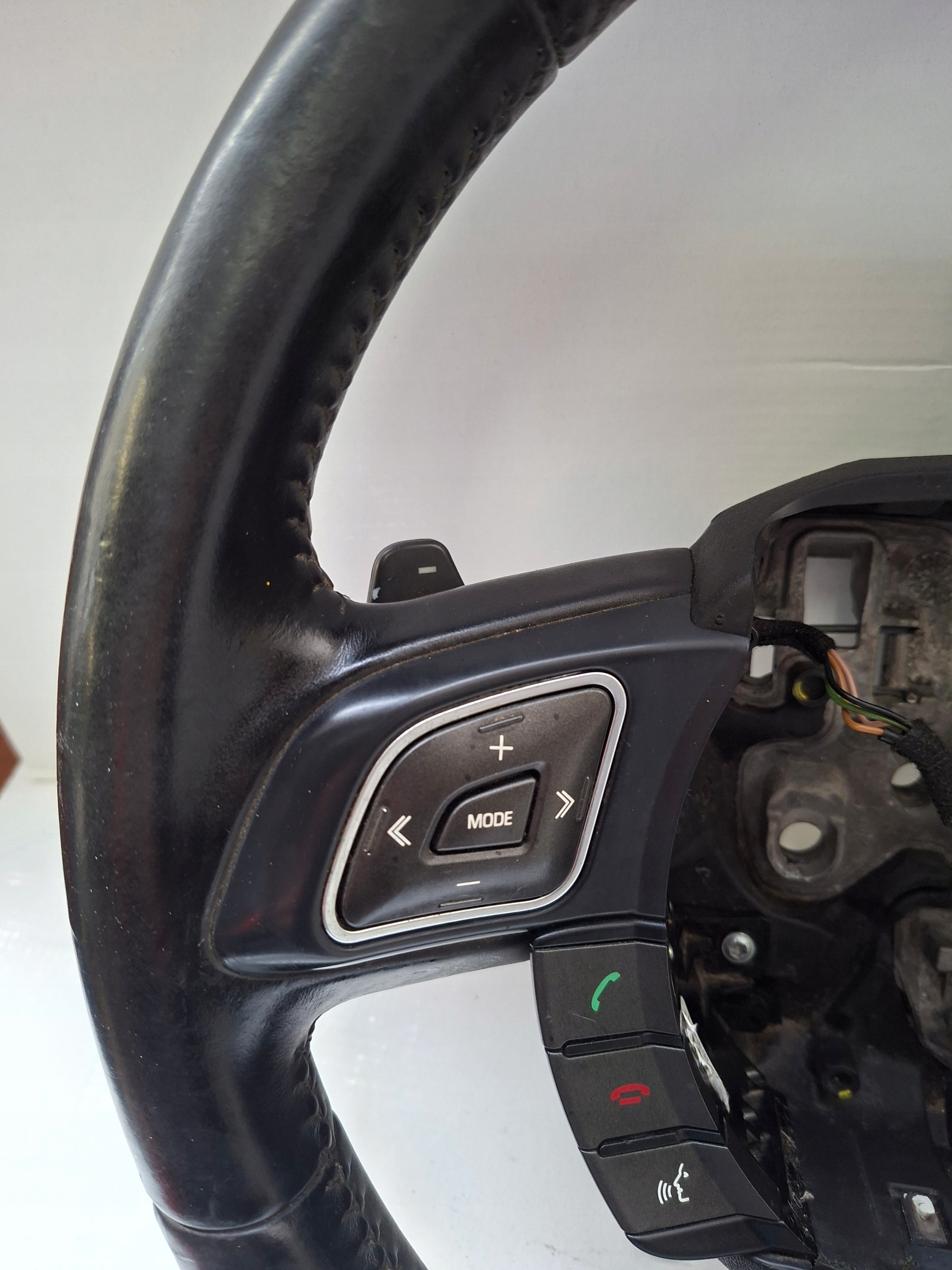 lenkrad MULTIFUNKCYJNA LAND ROVER EVOQUE BJ32-13D767-FD