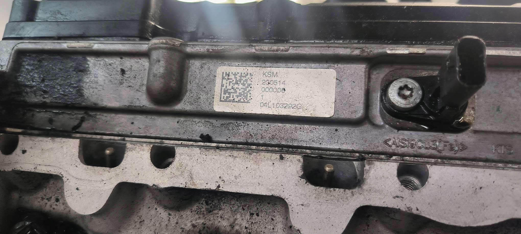 engine pillar CRLB CRL 2.0 TDI VOLKSWAGEN PASSAT B8