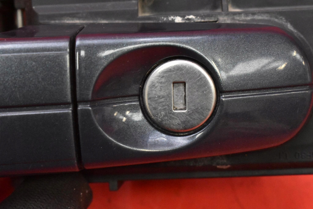 handle left front front grey 3M51-R224A37-BF FORD KUGA MK1 08-13