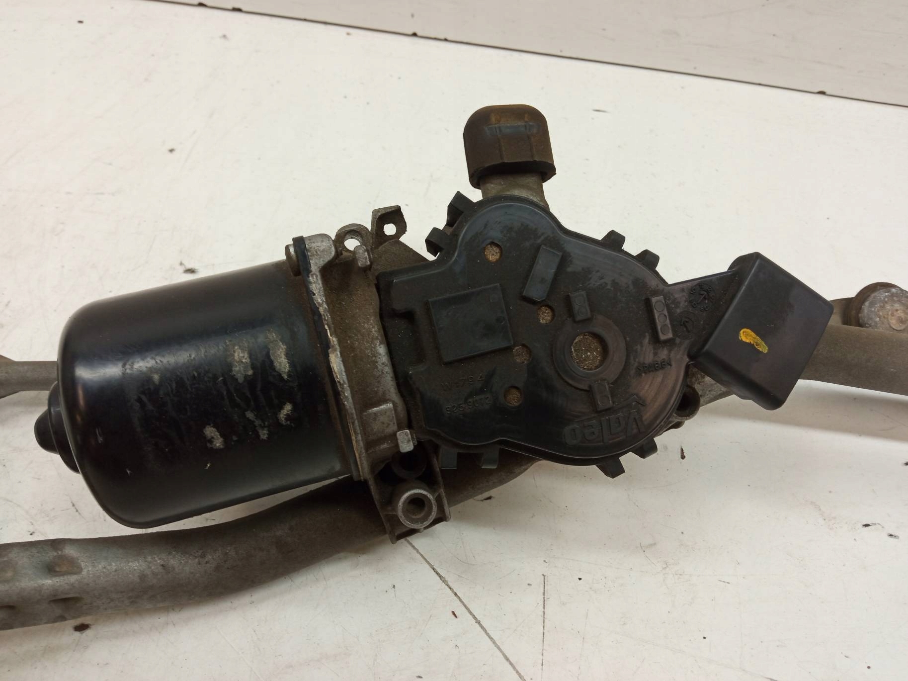 wiper mechanism front EU Citroen DS3 and (2009- )