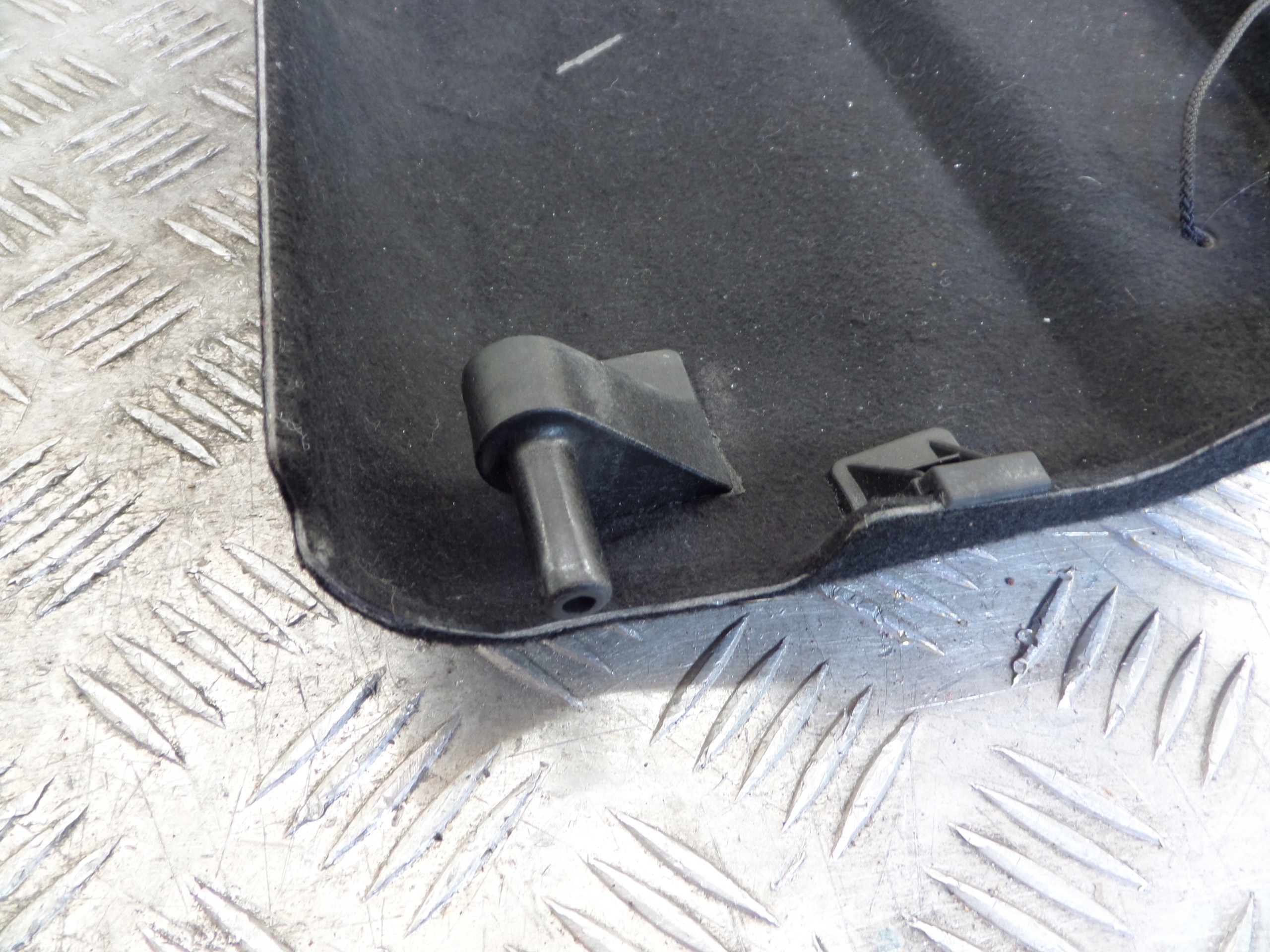 MINI COOPER F56 plato rear boot original 7302421