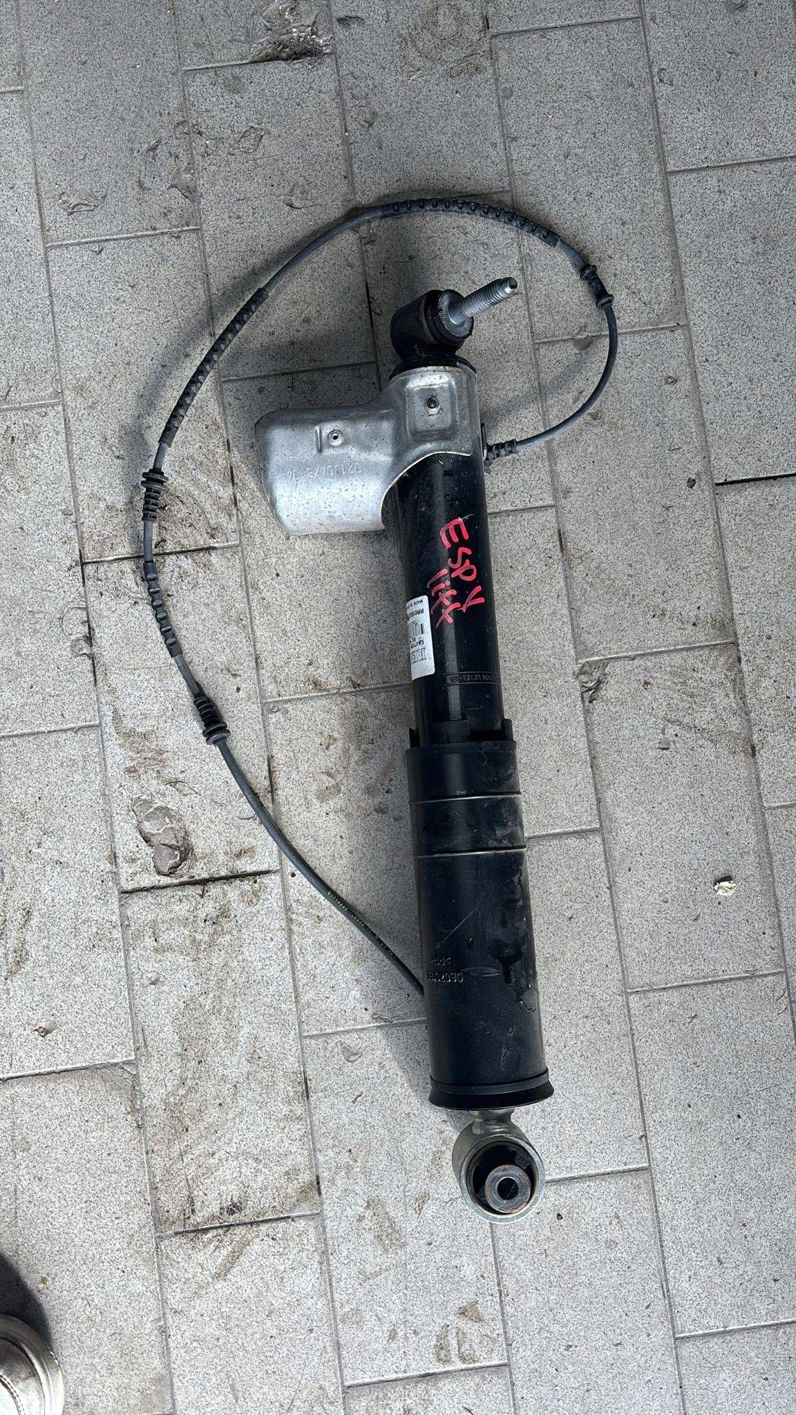 shock absorber rear left side Renault Espace V LIFT (RFC) 562109801R