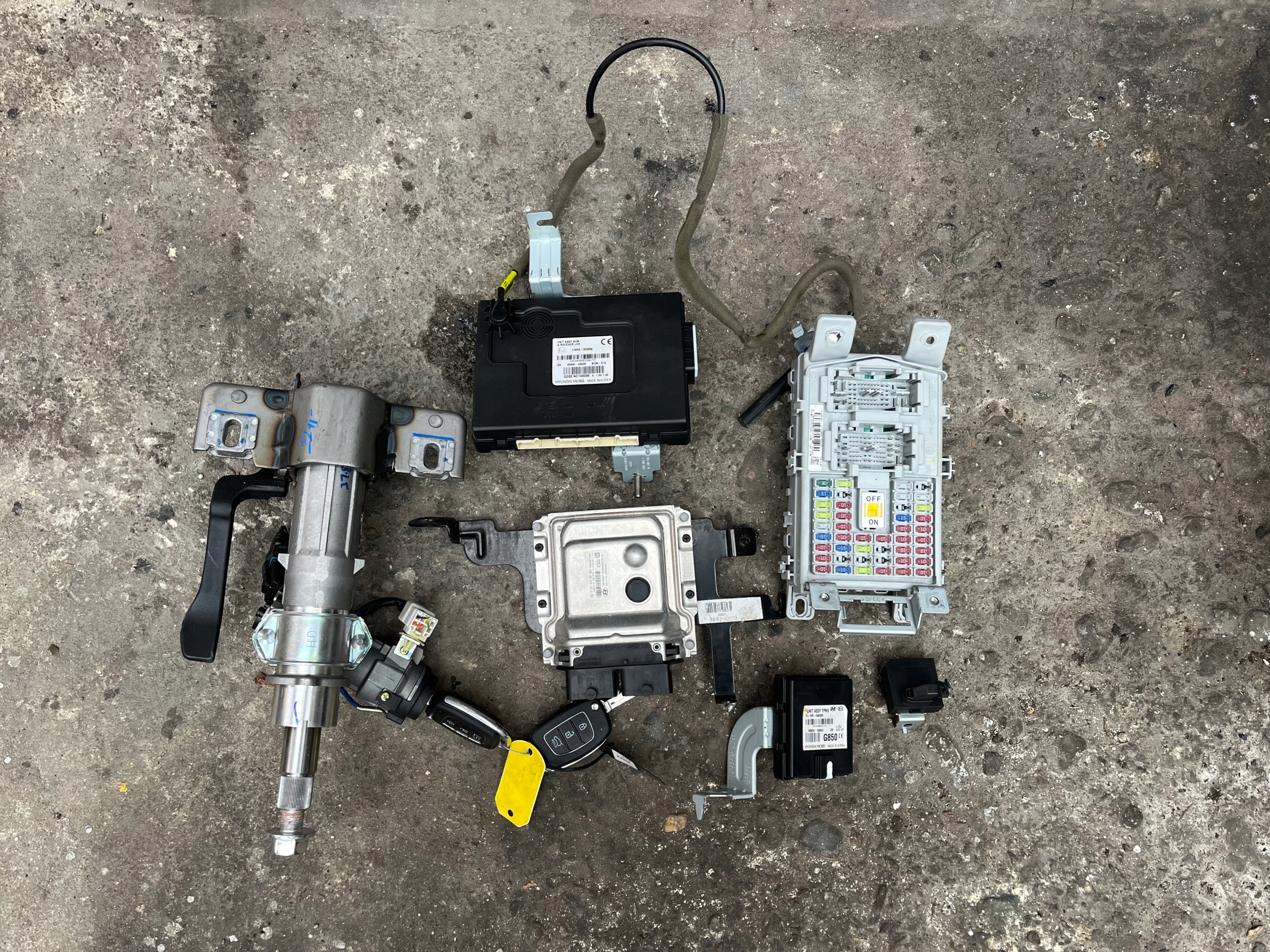Hyundai I20 II 1.2B control unit computer of the engine