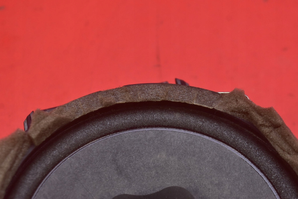 speaker left rear part CHEVROLET HHR 1 and 05-11
