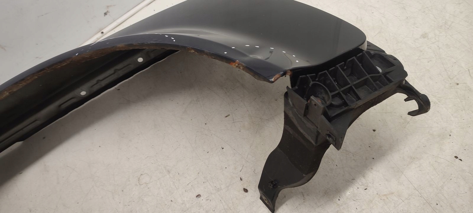 fender right front front Audi A4 B6 sedan LZ9W