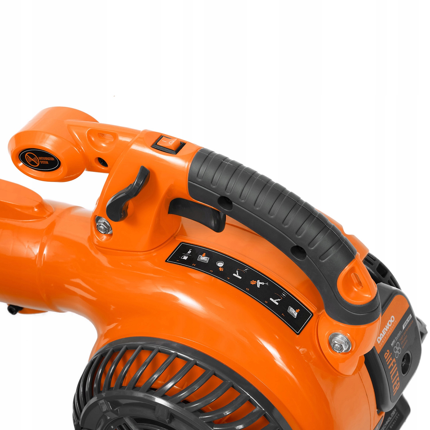 Dmuchawa/odkurzacz do liści spalinowy DAEWOO Prędkość przepływu powietrza 252 km/h