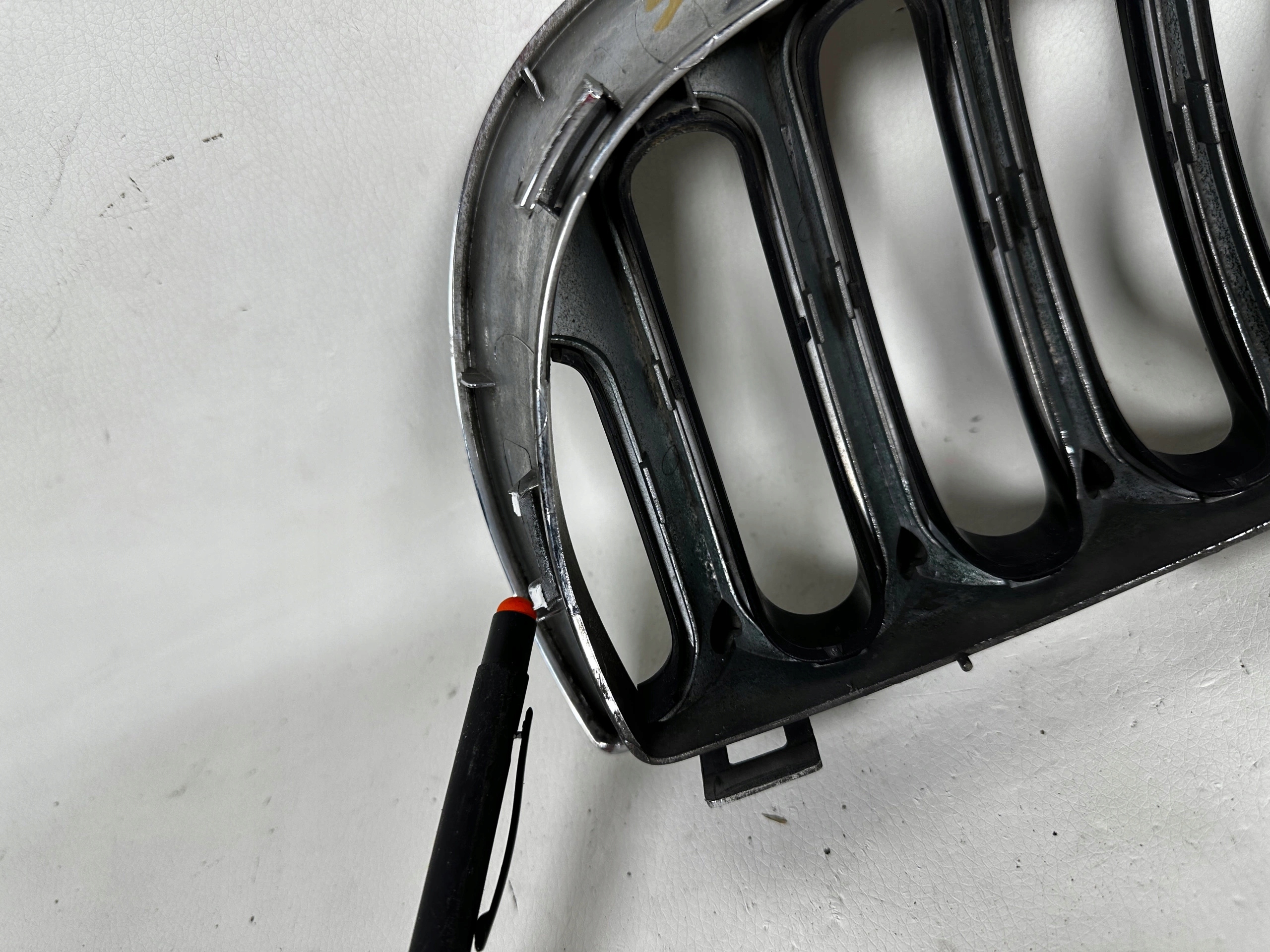 BMW X3 E83 bubreg desna maska maska 51133402910