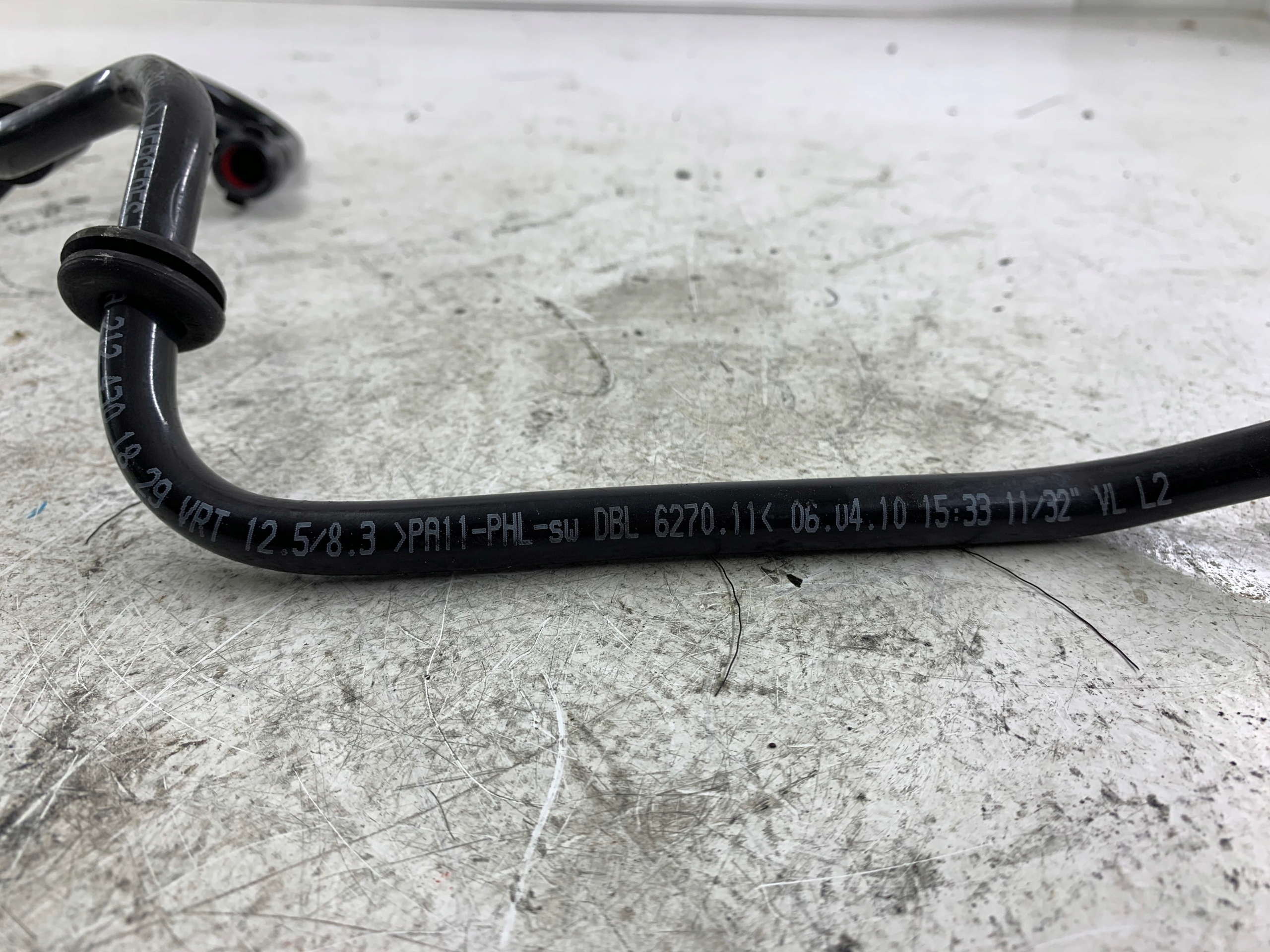 MERCEDES W212 E350 3.0 CDI fuel line A2124301829