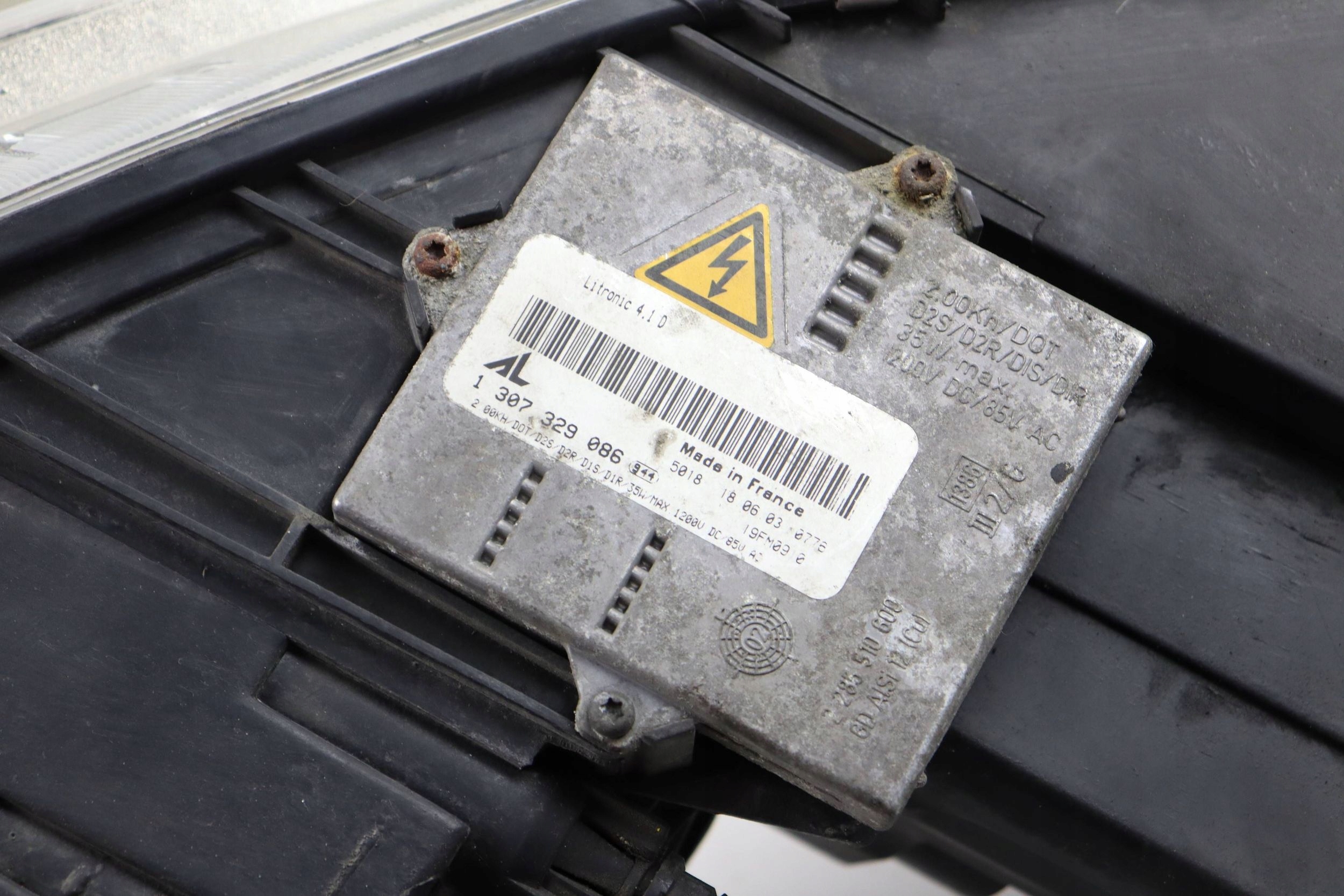 MAZDA 6 and light front left front XENON F014002476L EUROPA