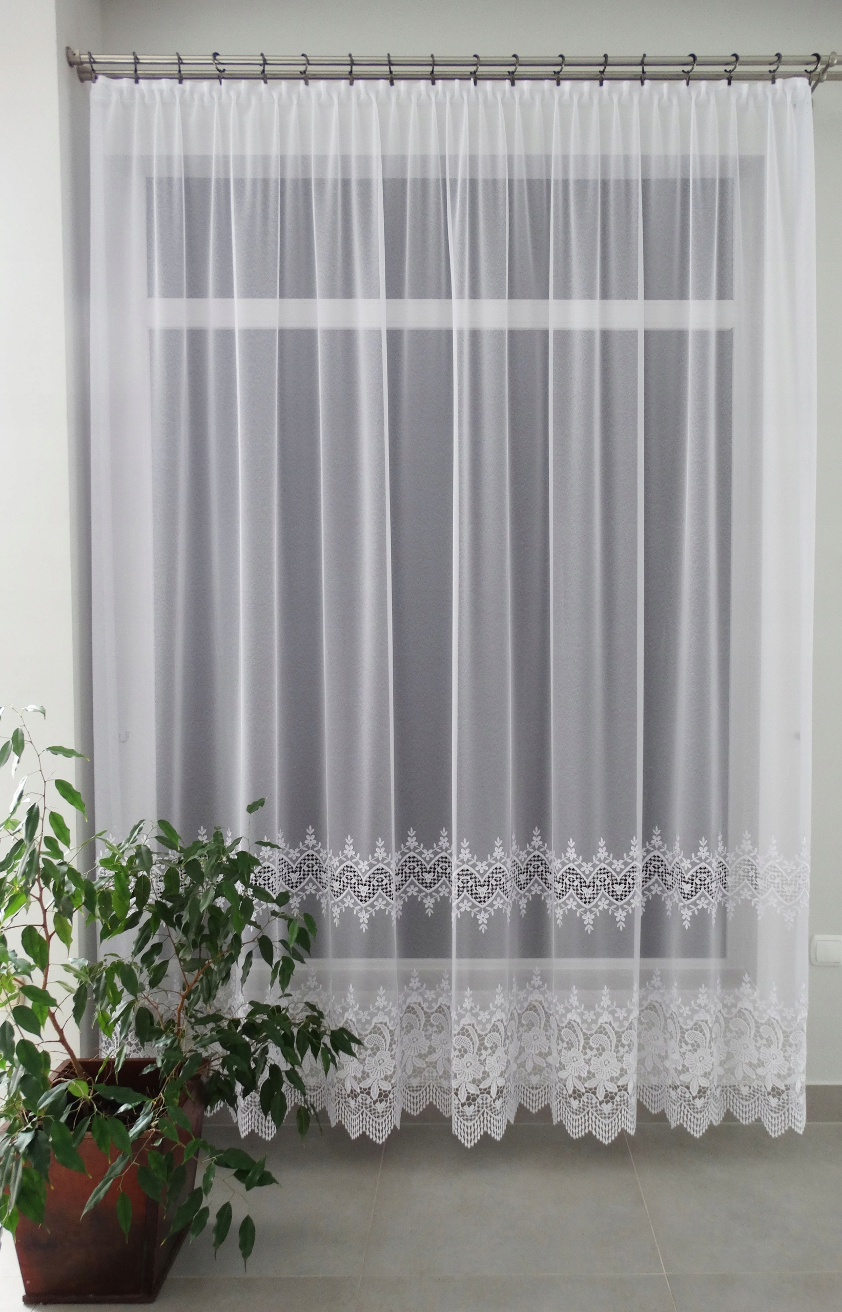 Mg Záclona 1169 Enzo s guipurou 2x 120x245 s páskou pol