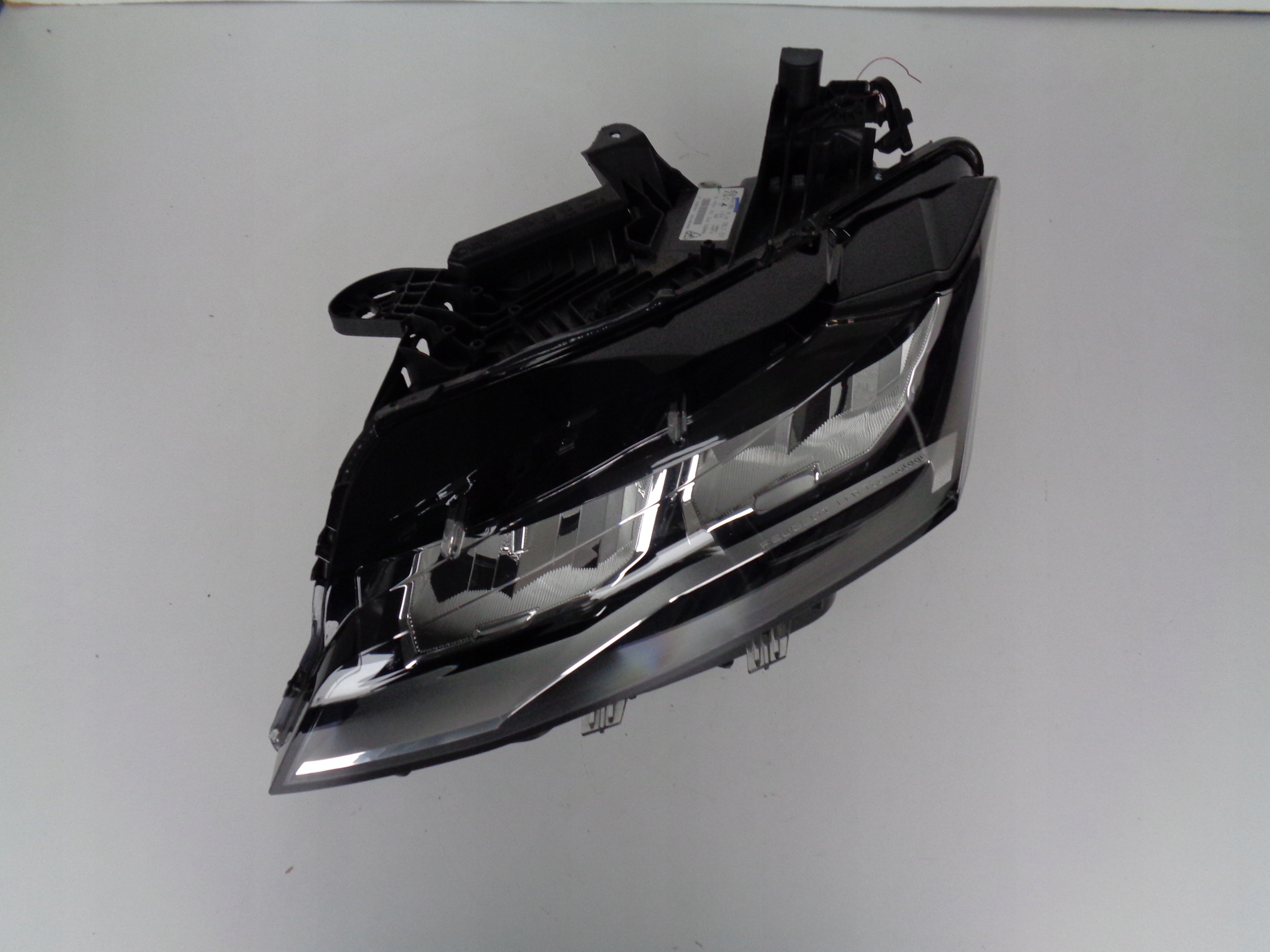 light left REFLEKTOR PEUGEOT 308 III 22- FULL LED