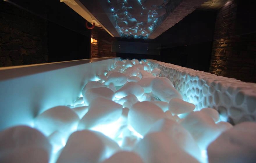 THASSOS KAMIEŃ 8-13 cm ŚNIEŻNO BIAŁY OTOCZAK 20 kg Gama kolorystyczna białe