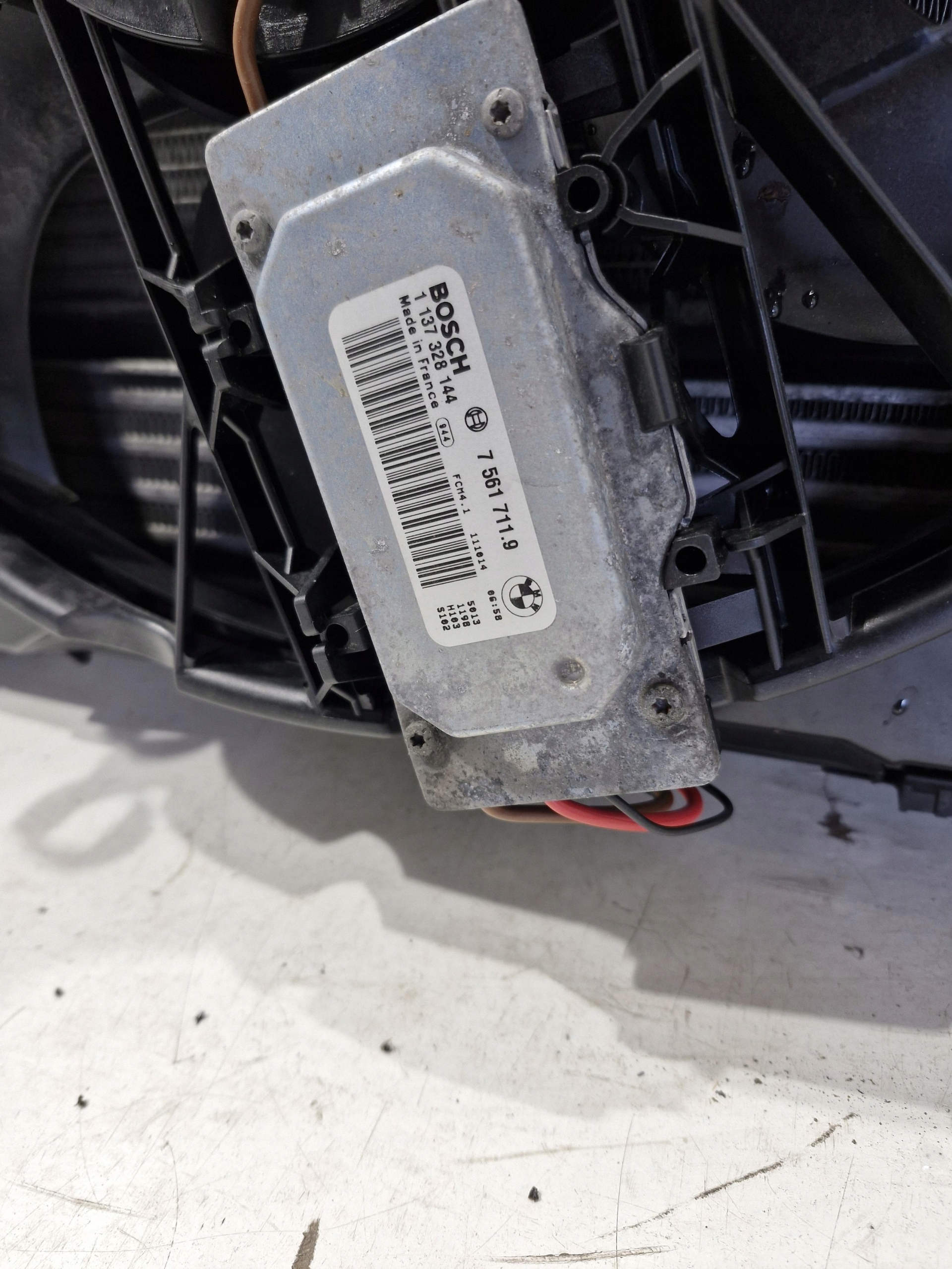 7812912 7561711 7801993 BMW E90 E91 ventilátor klimatizaci originál