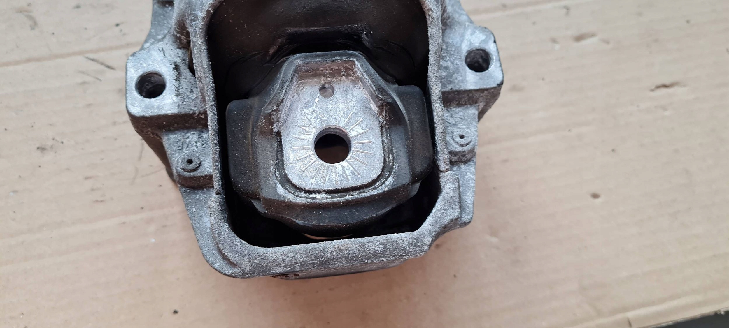 A4 B8 LIFT engine mount right 2.0 TDI A5 8T Q5