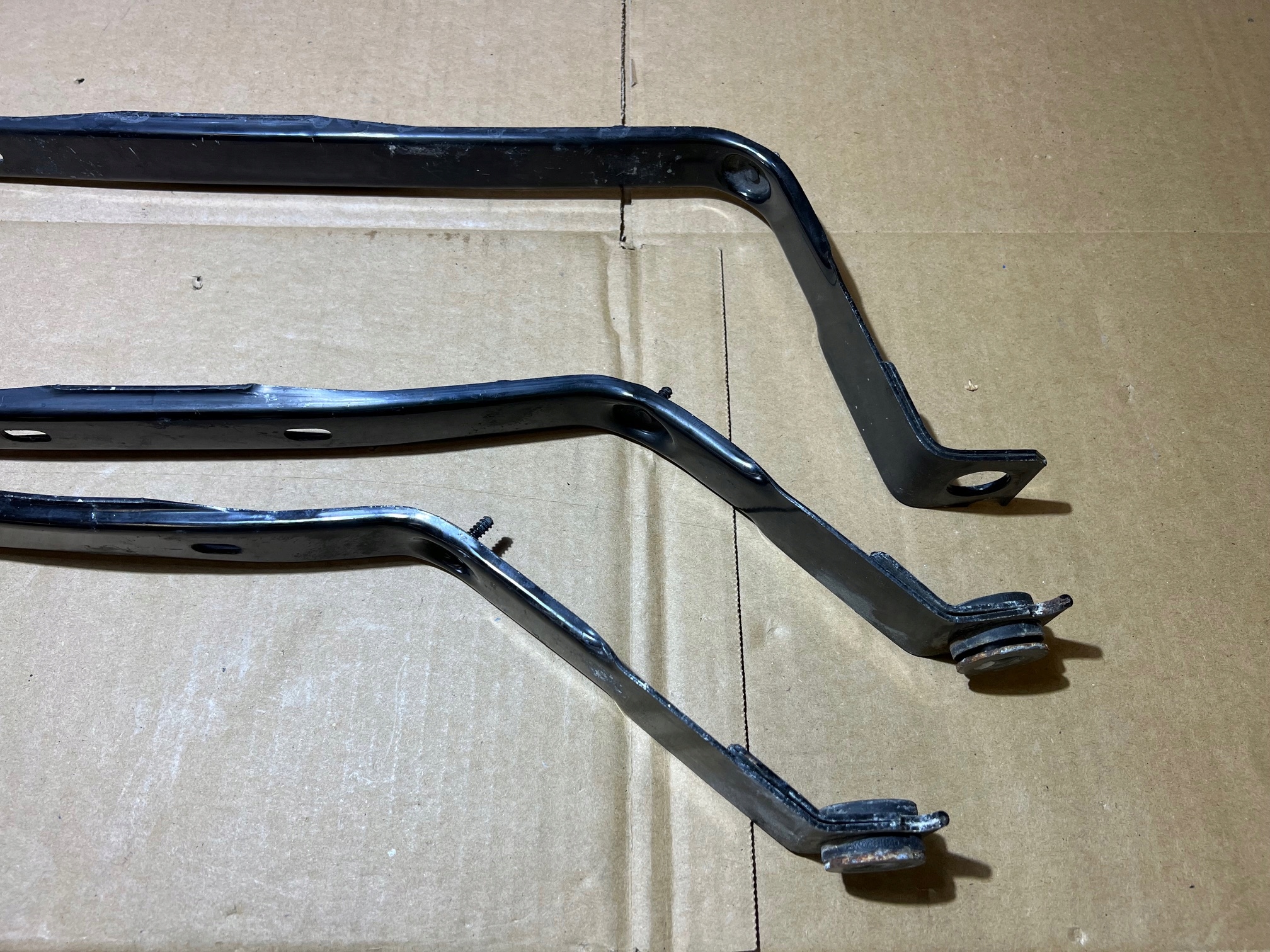 AUDI Q5 80A OBEJMA OBEJMY Support plaque Réservoir Carburant 80A201653