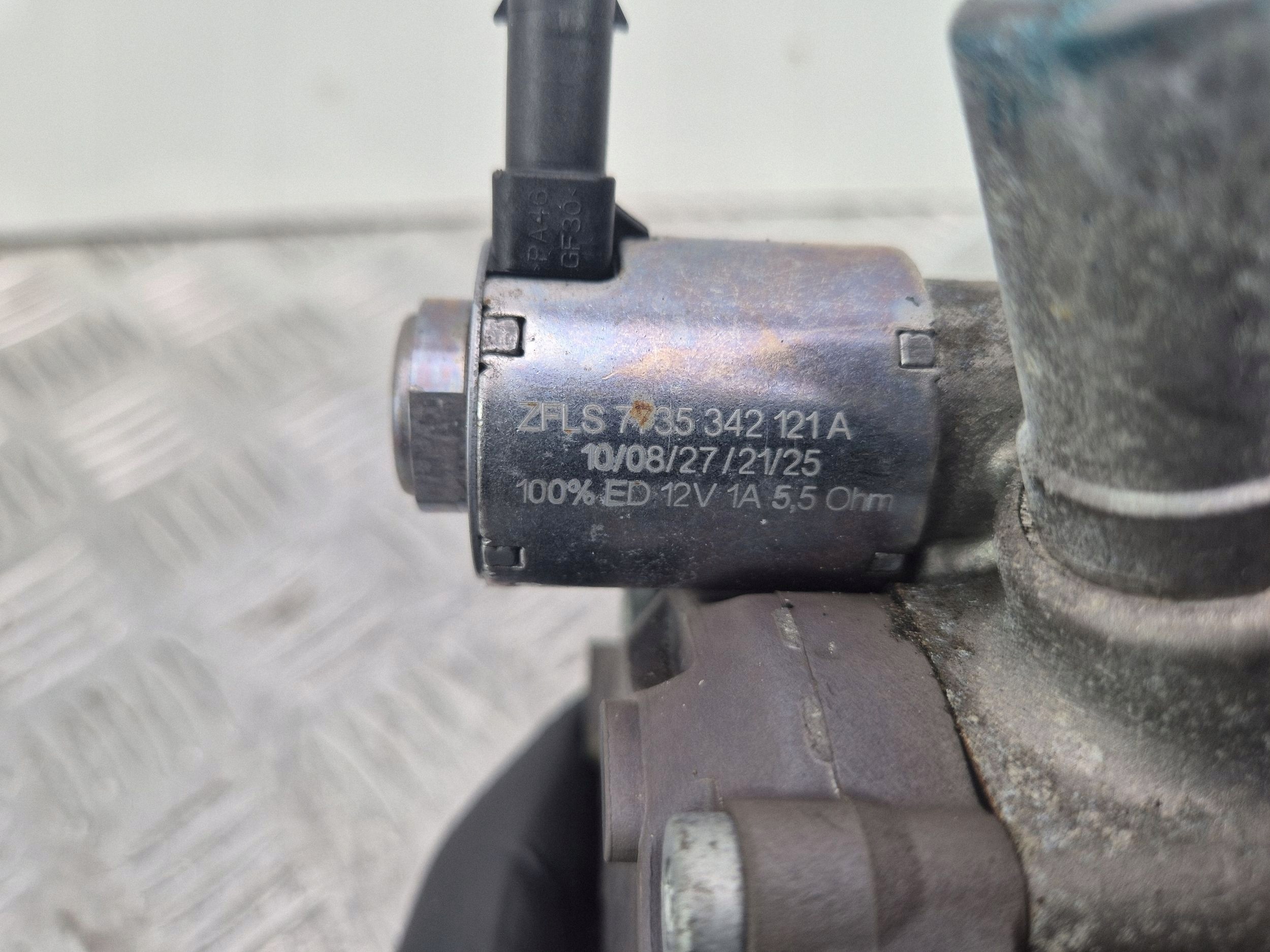 Mercedes 271860 E250 CGI W212 servo pump A0064667501