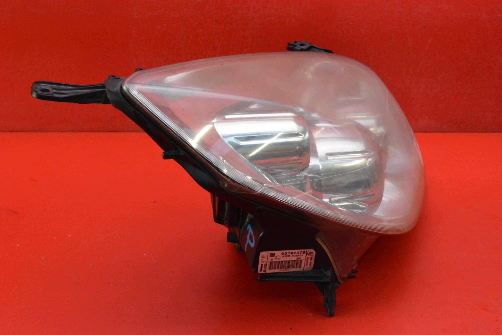REFLEKTOR right light front lens EU 93192378 OPEL VECTRA C LIFT 05-09