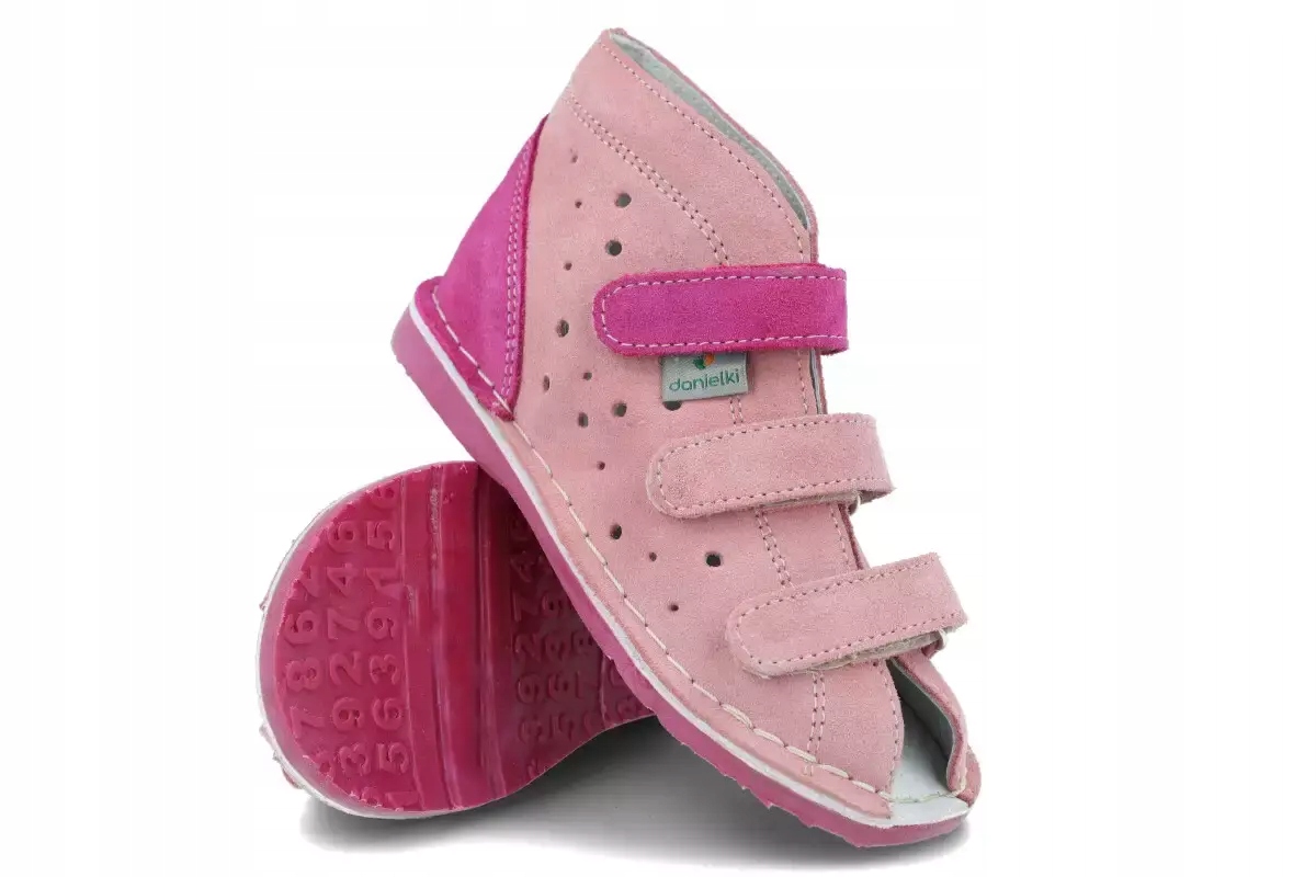 Danielki T125 profilaktyczne kapcie do przedszkola różowe skórzane R27 Marka Danielki
