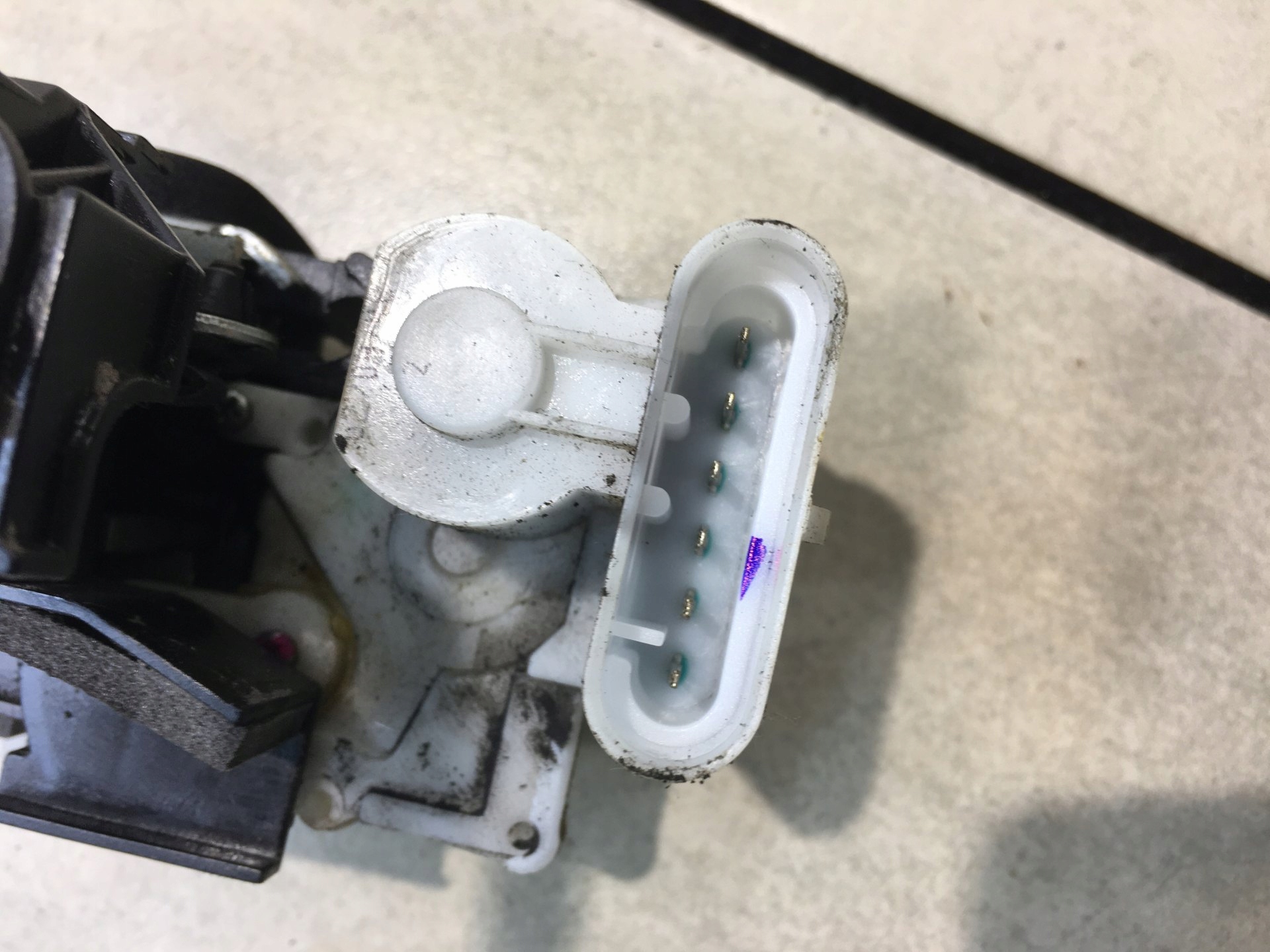 lock door right front FIAT DOBLO II B792 6 PIN