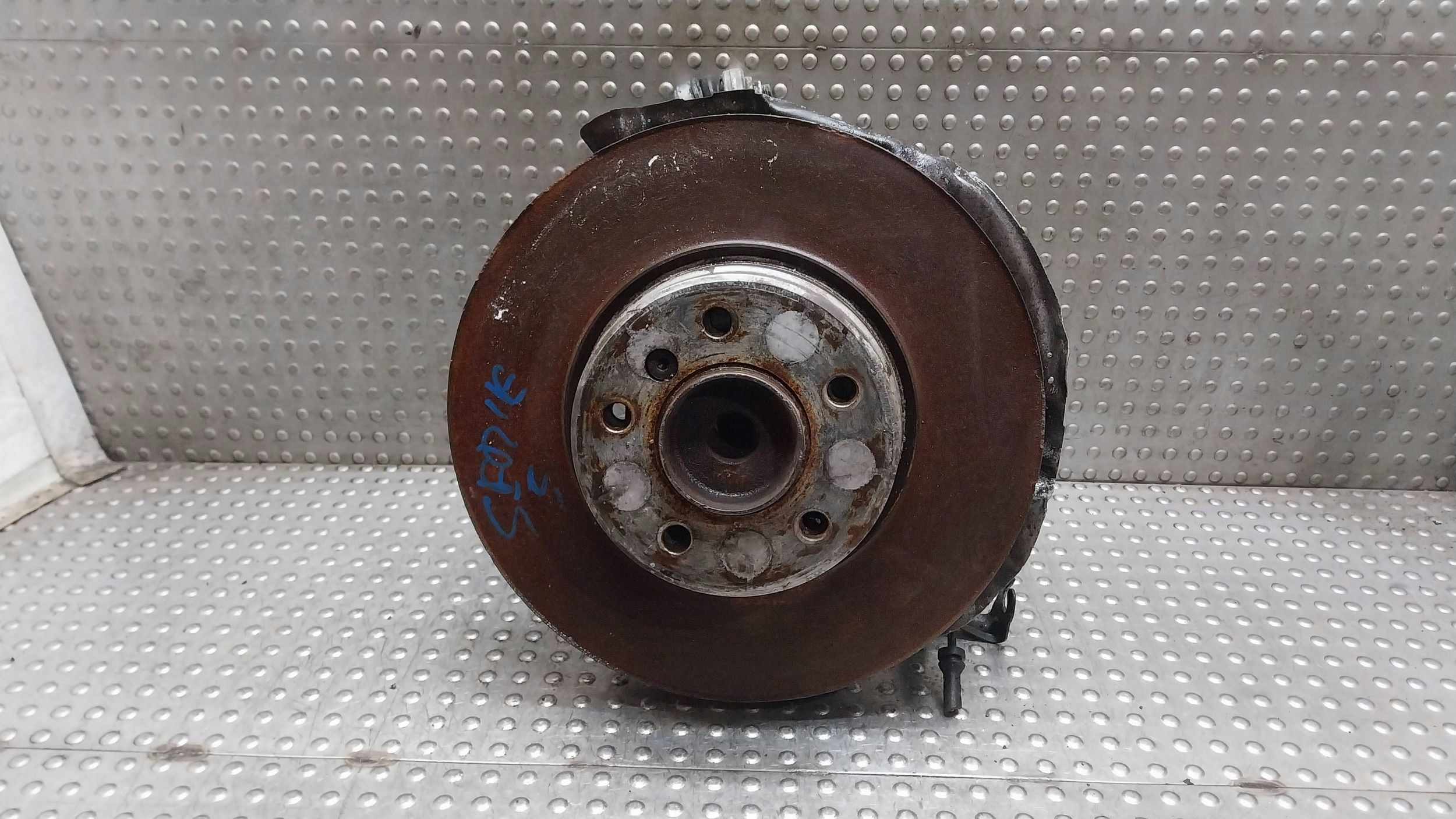 otoč čapu pravý predok 6760954 BMW E60 E61
