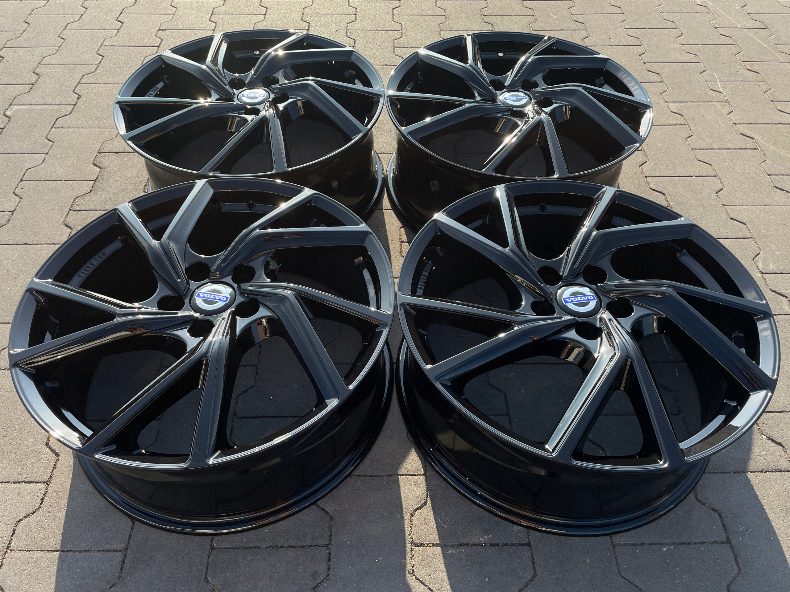 VOLVO XC60 FELGI 19 NIEMIECKIE NOWE Rozstaw śrub 5x108