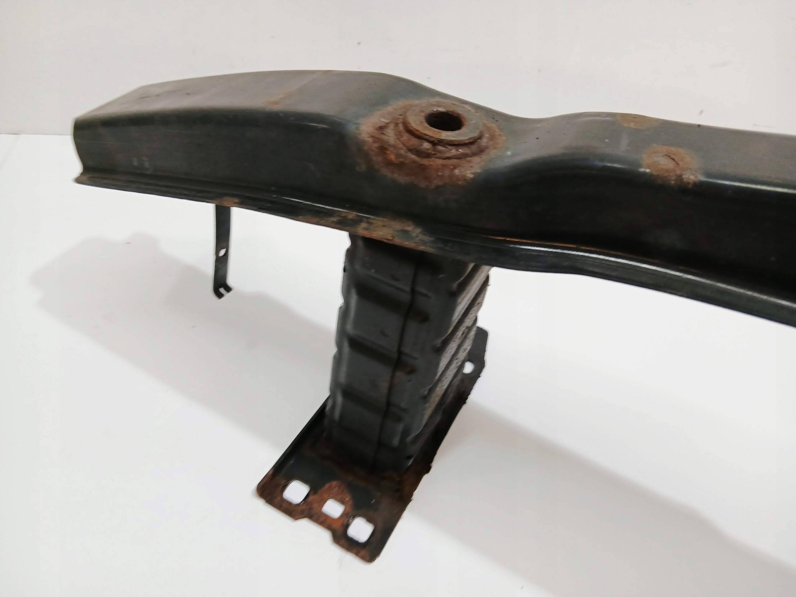 sider pillar of a bumper front BMW E90 LCI 7146645