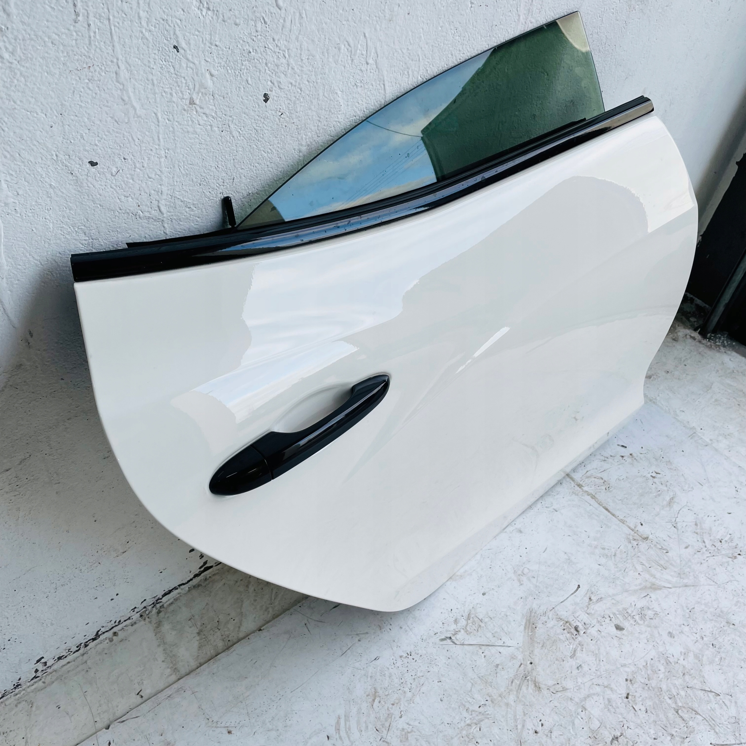 DRZWI PRAWY TYŁ KOMPLETNE MASERATI GHIBLI SQ4 BIANCO 268 Producent części Maserati OE