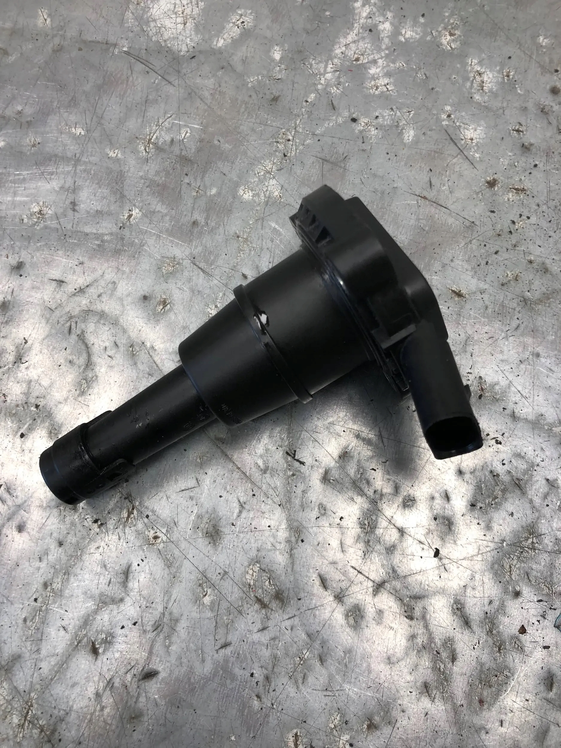 sensore Livello olio AUDI A4 A5 03F907660C
