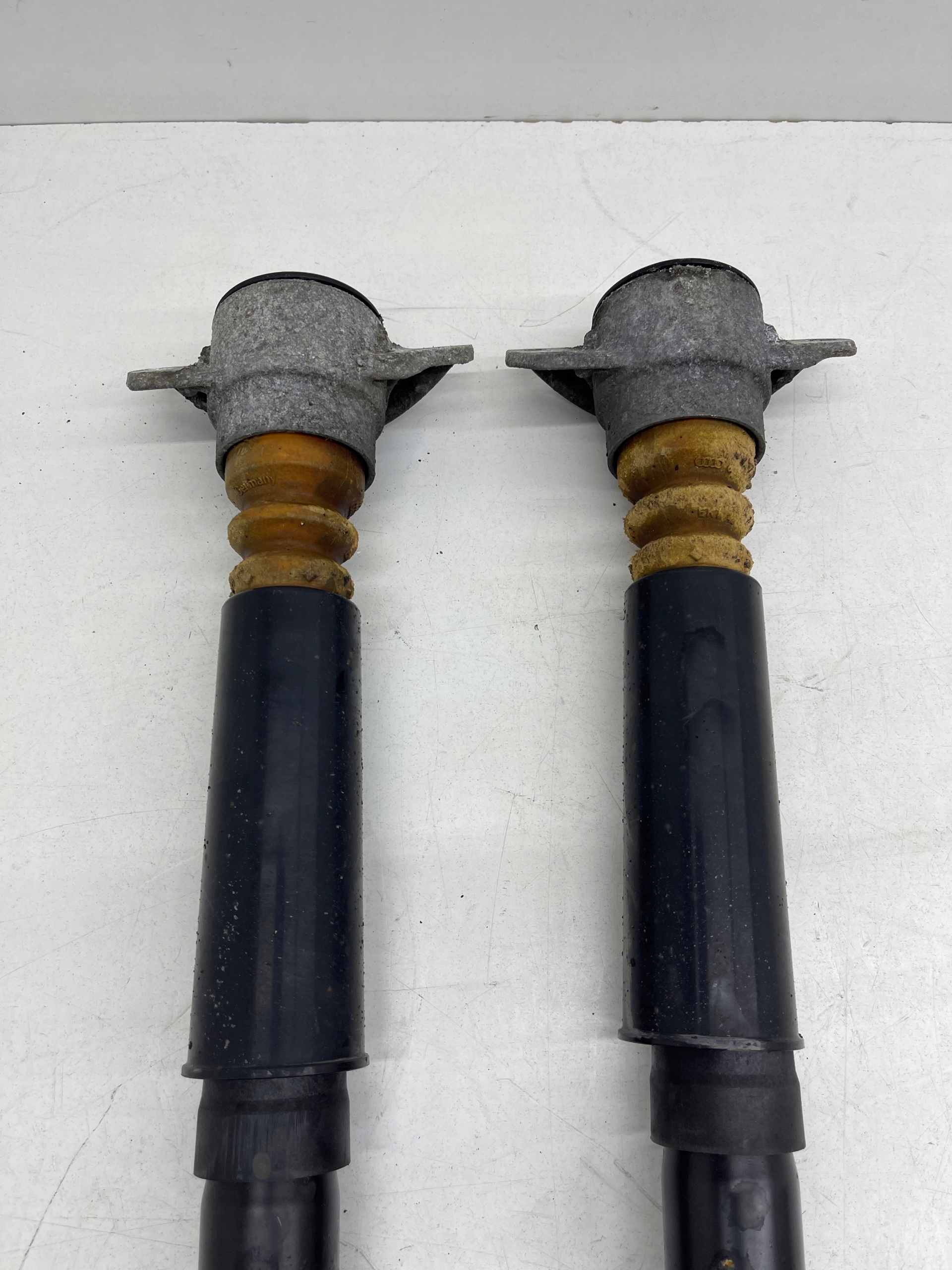 AUDI A6 C7 shock absorber left / right rear part