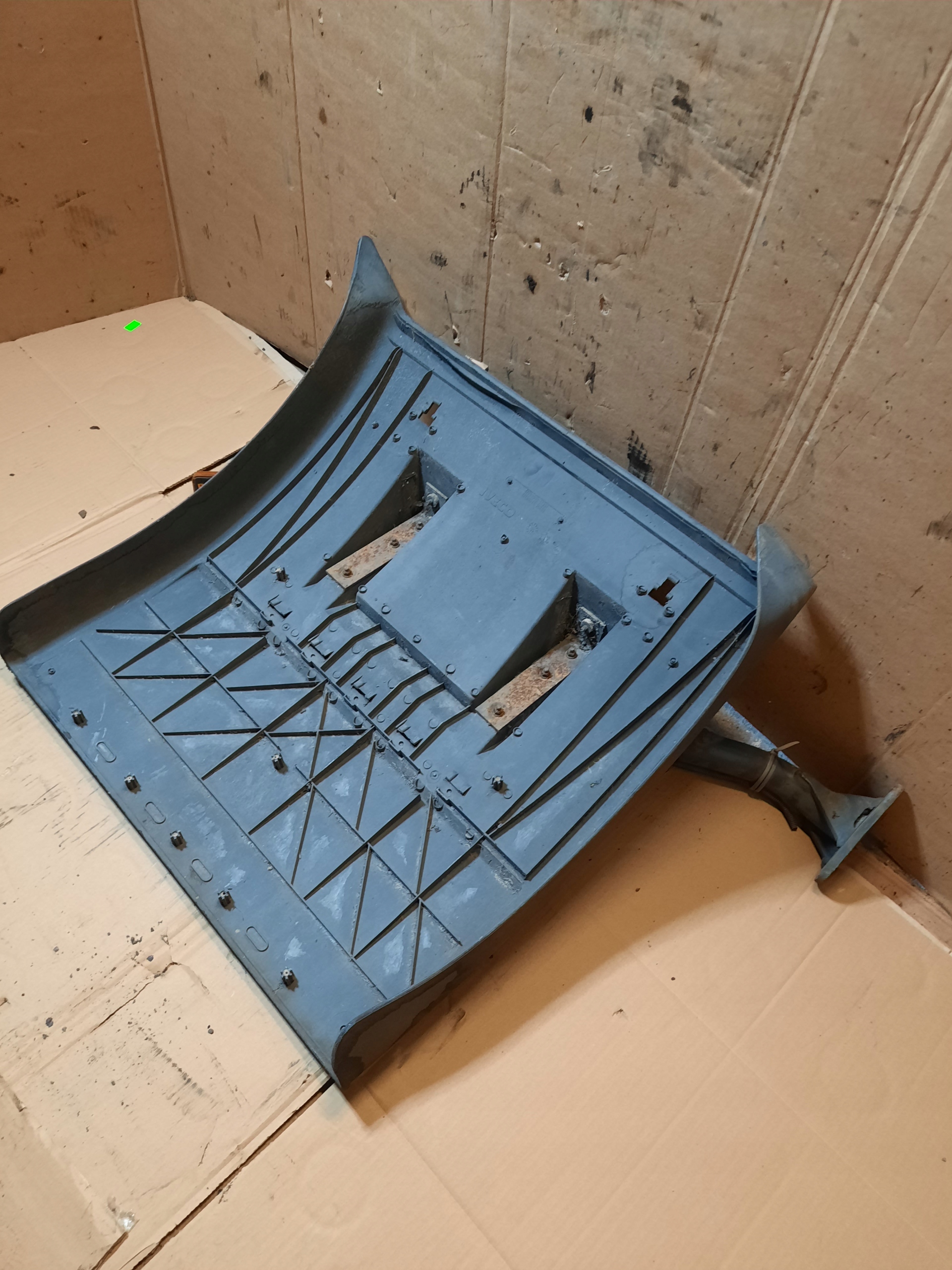 Iveco OE 41299388 parafango completo PARASALE