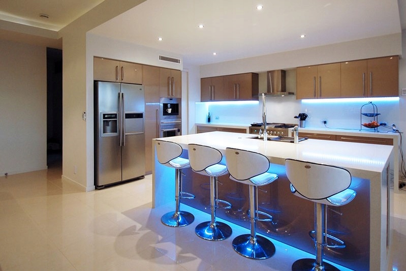 ZESTAW 5M 300 LED Pilot Taśma Zasilacz RGB + BIAŁY Moc 72 W