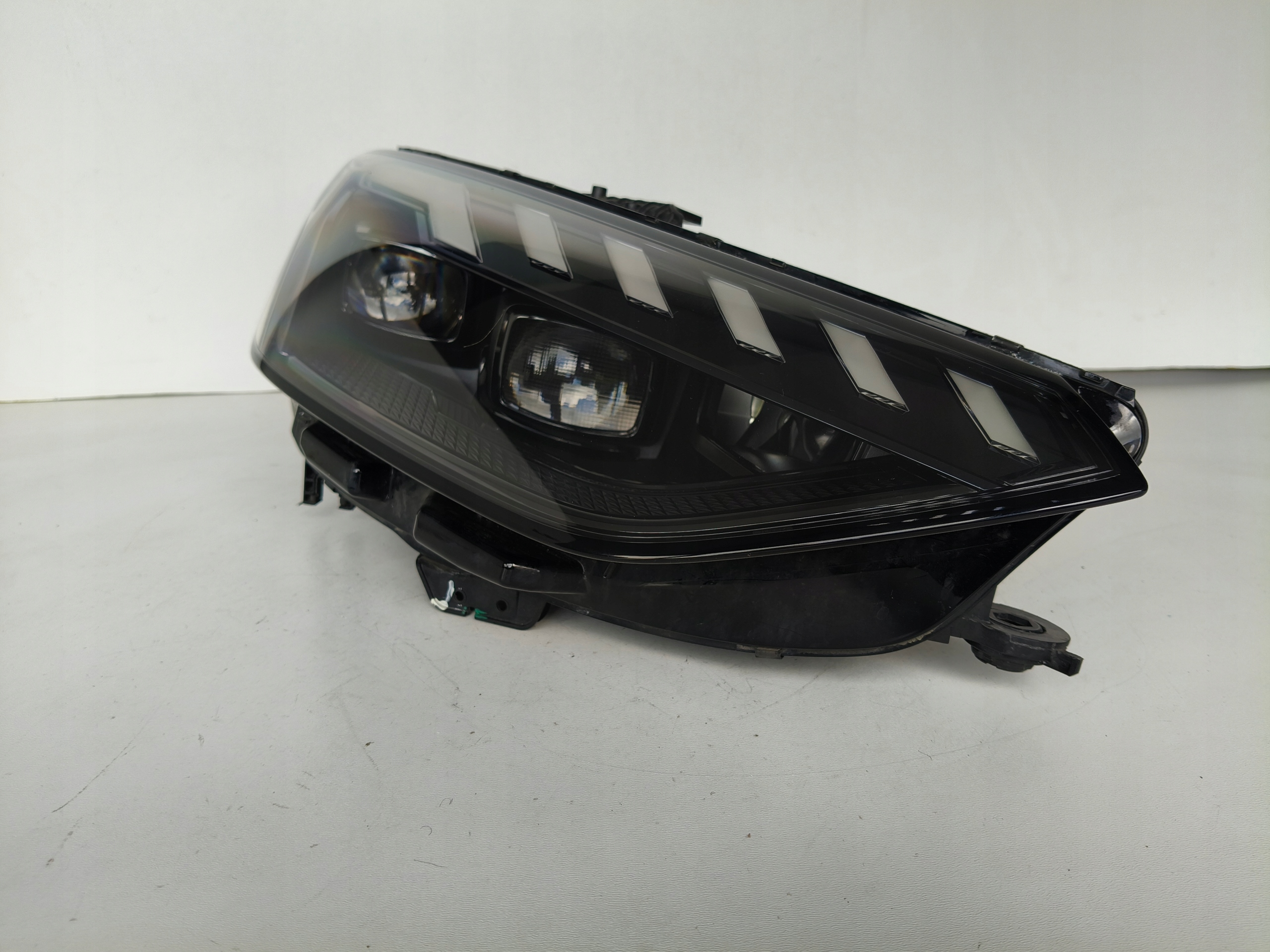 light right REFLEKTOR AUDI A4 RS4 B9 8W 8W0 19- LIFT FULL LED MATRIX CIEMNA