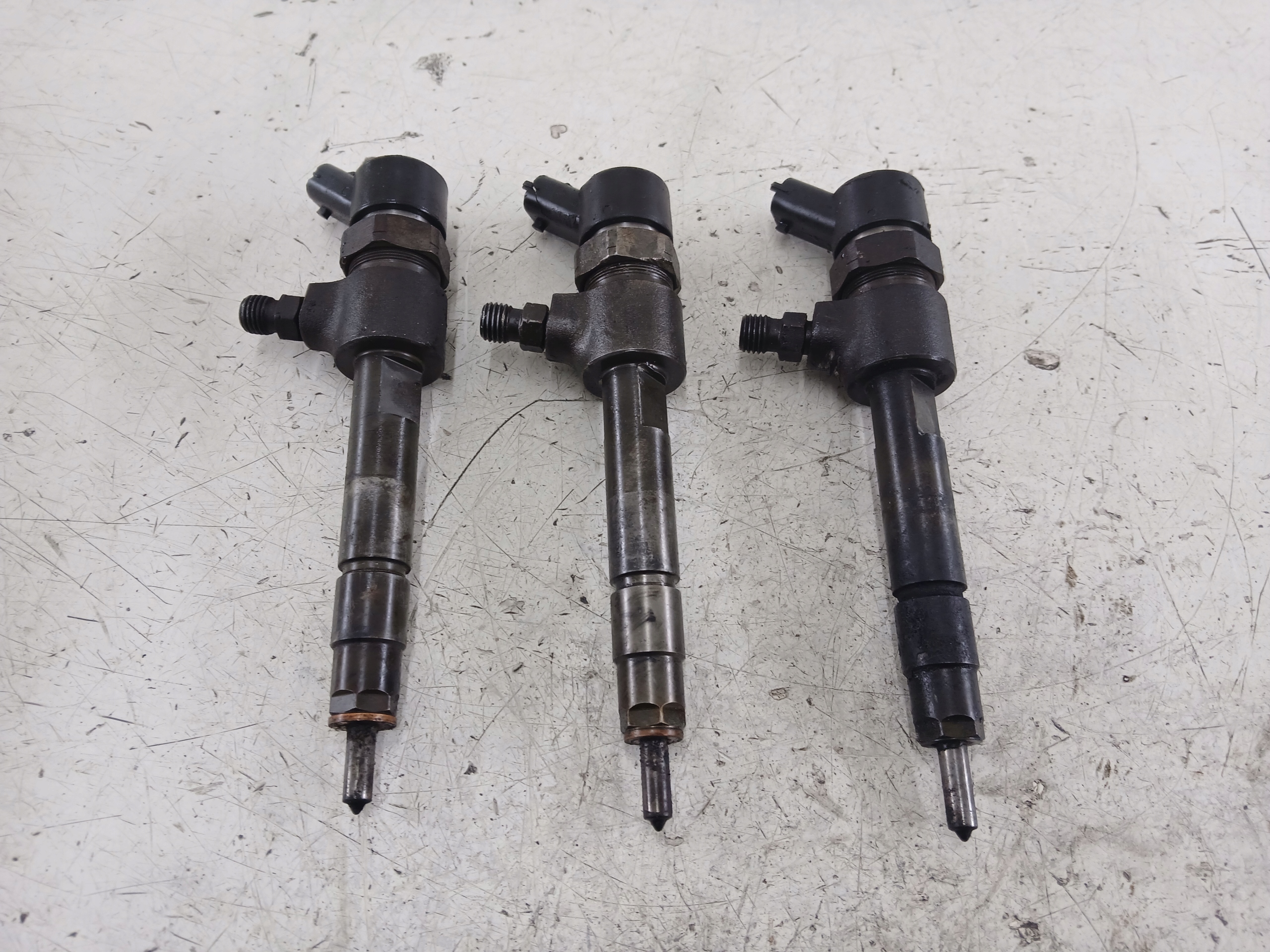 ALFA ROMEO 147 1.9 JTD injector 0445110119