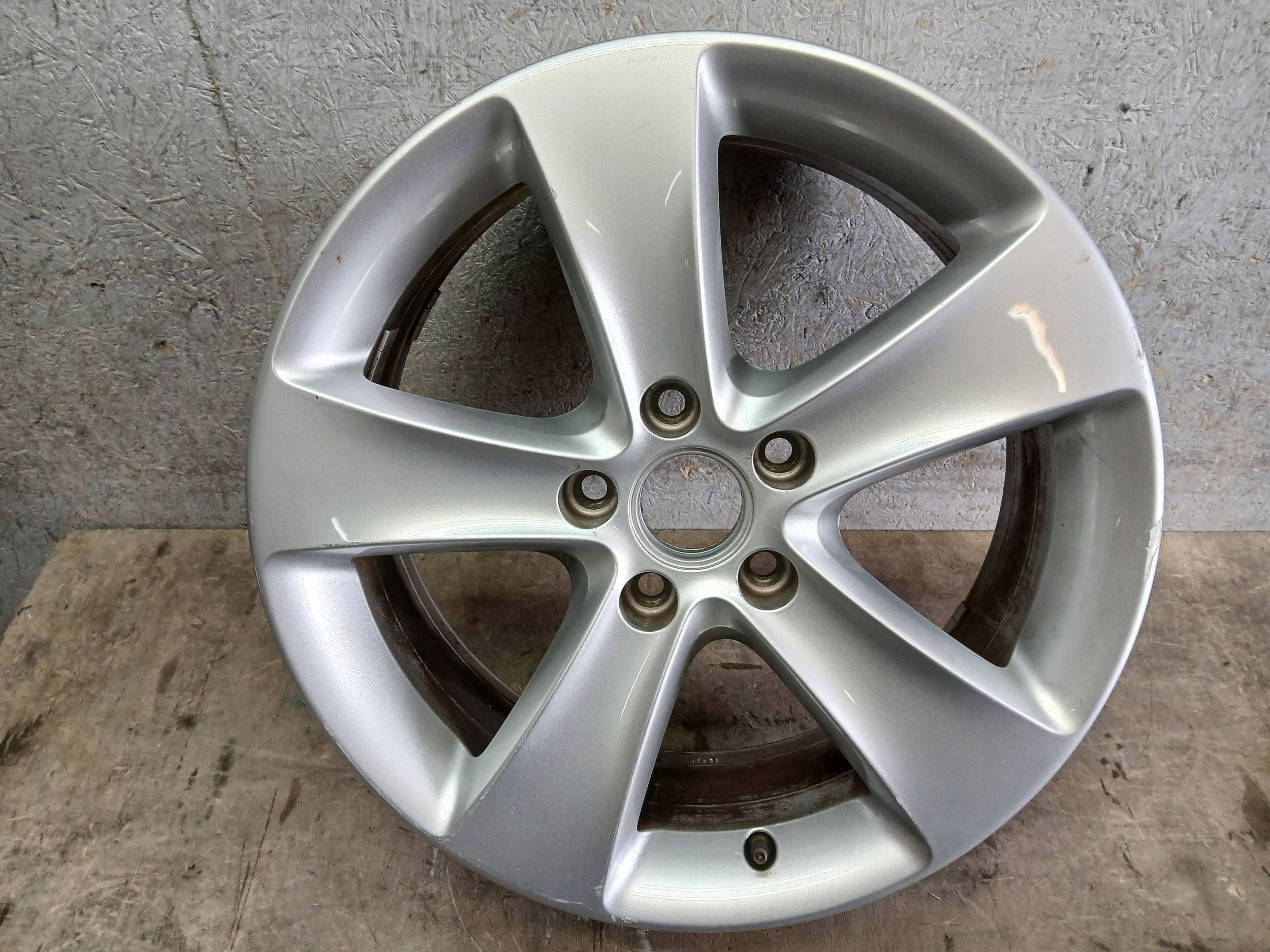 disk hliníkový VW PASSAT CC 3C8 6,5J 17" 5X112 ET39 3C8601025F