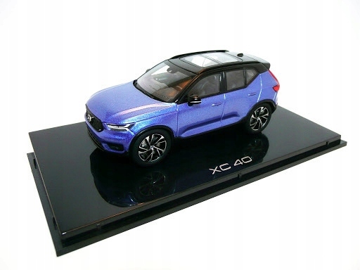 Samochód Volvo XC40 Bursting Blue 1:43 Stan opakowania oryginalne