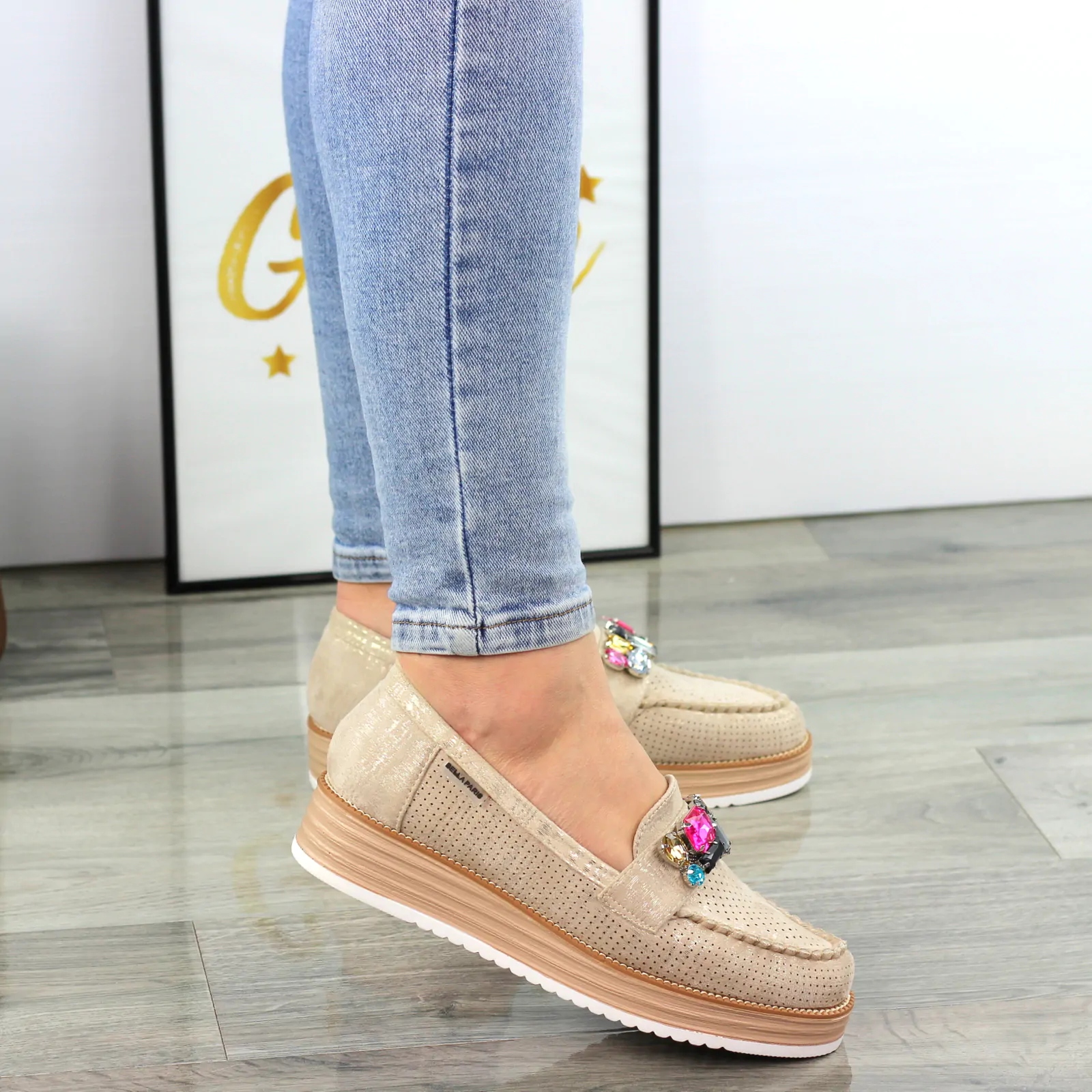 BEŻOWO ZŁOTE PÓŁBUTY ZAMSZOWE MOKASYNY KAMIENIE 39 Długość wkładki 25 cm