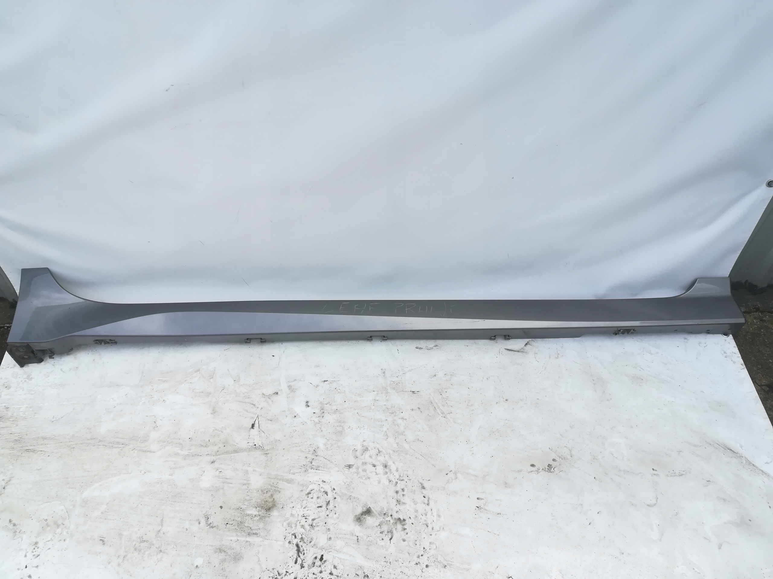 NISSAN LEAF II LISTWA NAKŁADKA PROGOWA PRAWA 2022R