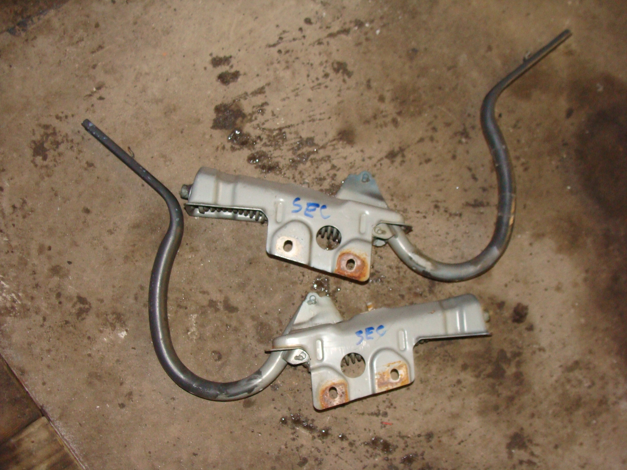 Петли петли крышки люка MERCEDES 126 C126 SEC